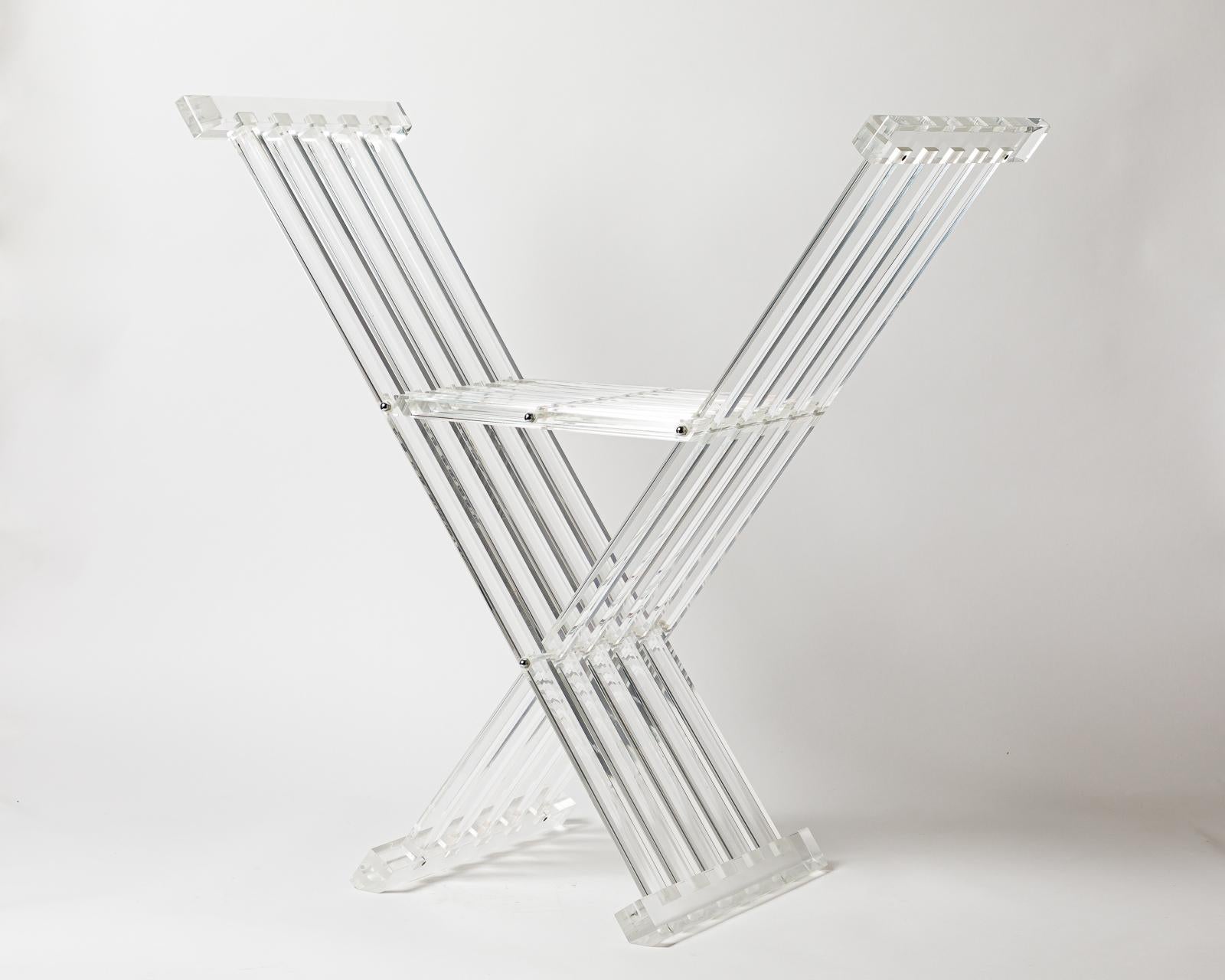 Mid-Century moderno David Lange e Michel Dumas Sedia pieghevole in plexiglas trasparente del XX secolo in vendita