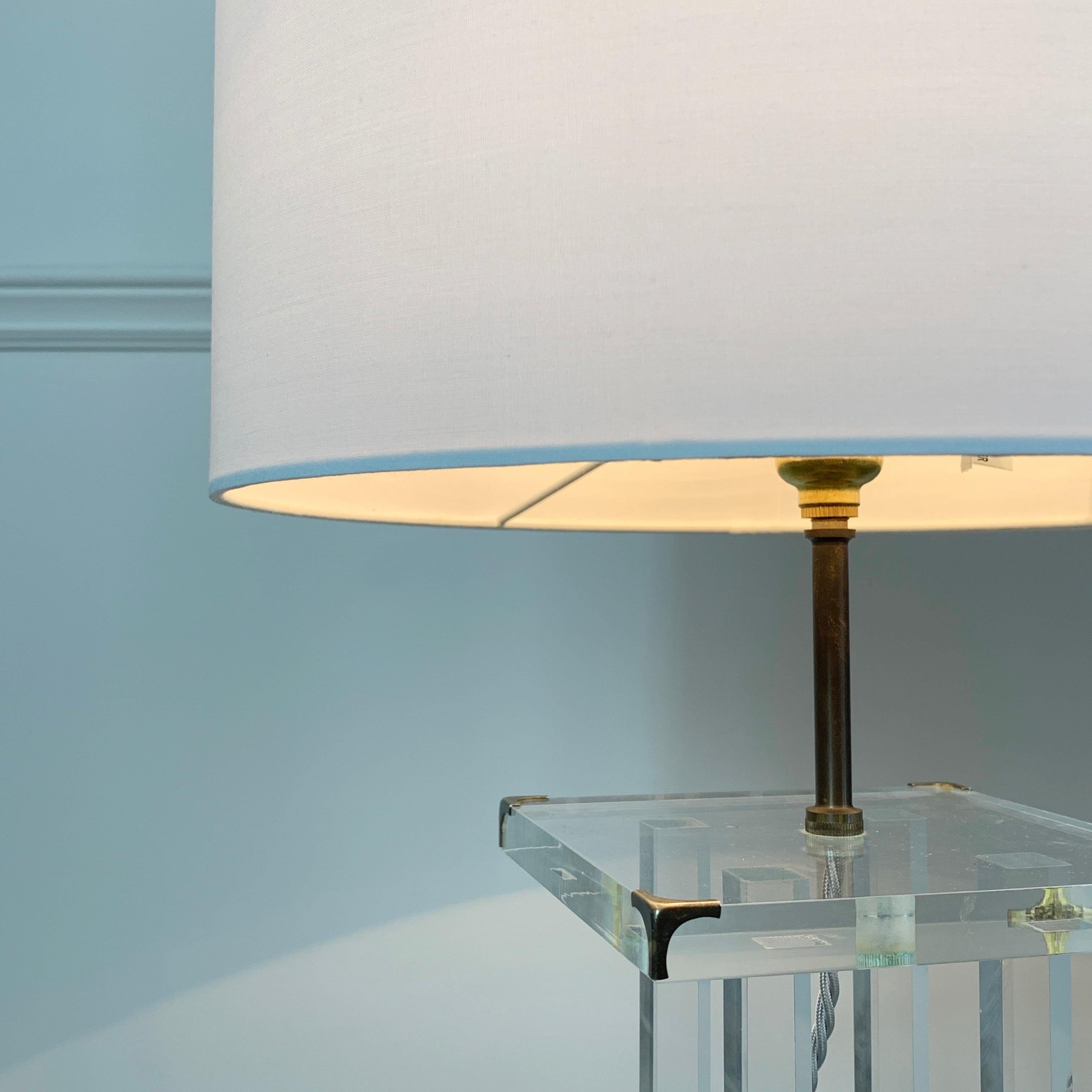 Mid-Century Modern David Lange for Roche Bobois Lucite Table Lamp For Sale