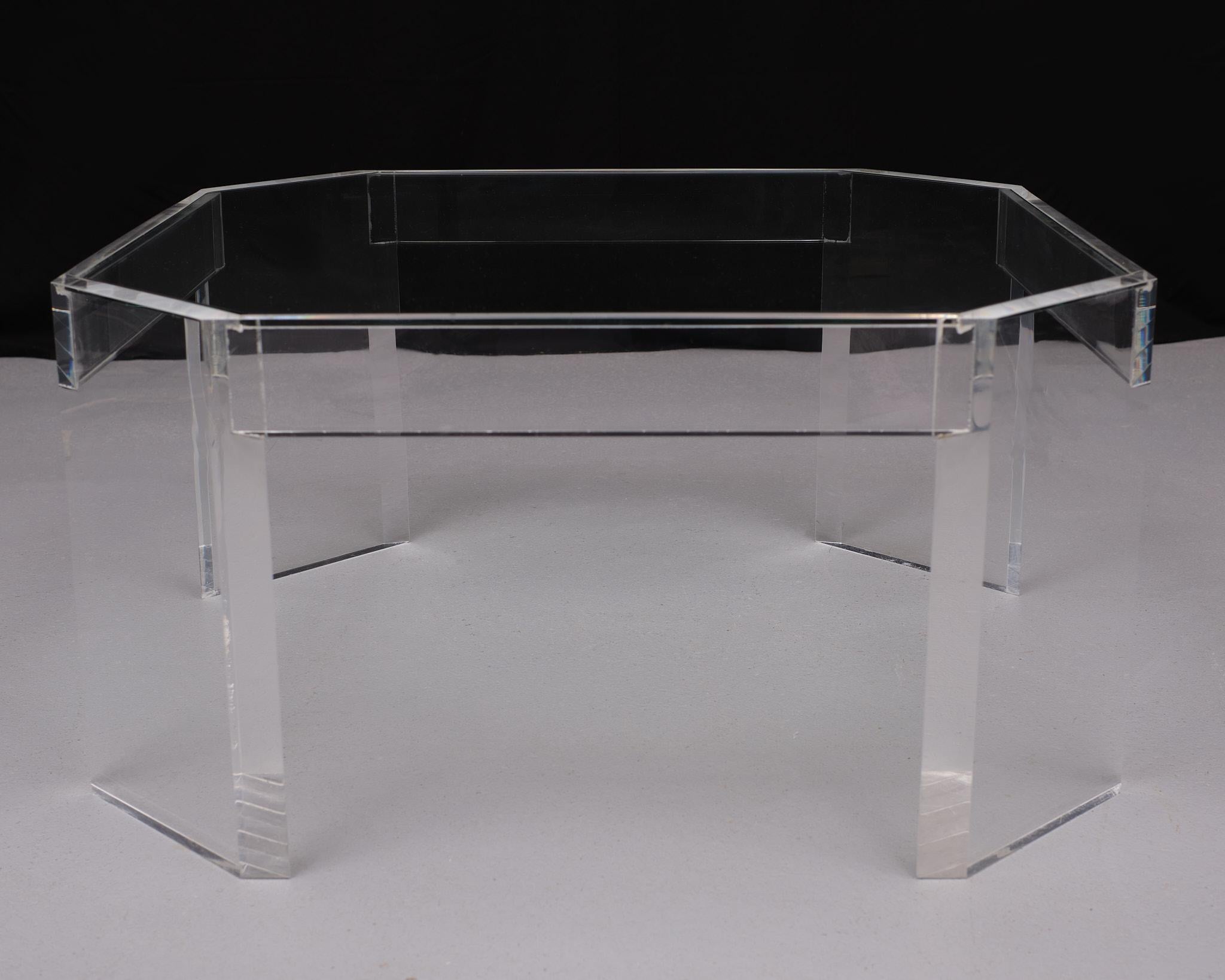 David Lange  octagonal Lucite coffee table 1970s  In Good Condition For Sale In Den Haag, NL