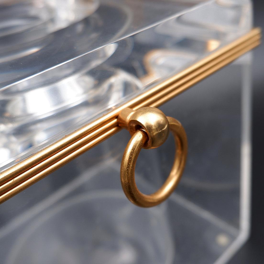 The David Lange factory has existed since 1969. Located in the heart of France, the factory today offers furniture with a refined and contemporary design. All collections have been designed by talented young designers. Transparent furniture gives