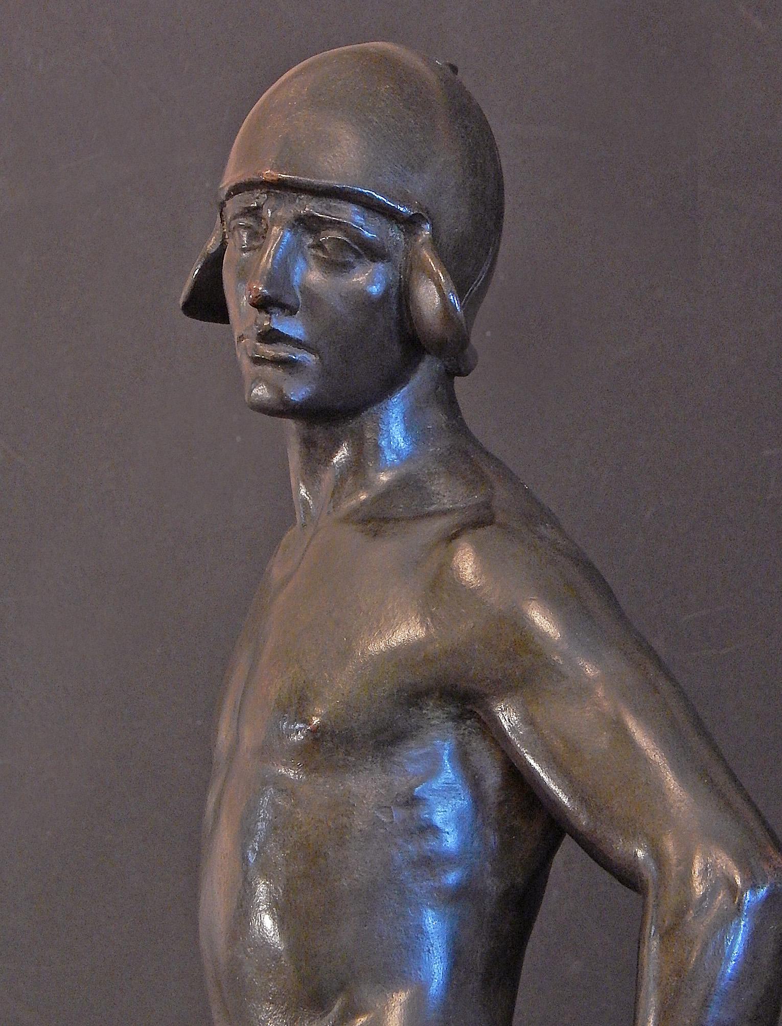Début du 20ème siècle « David », grand et superbe bronze avec figurine masculine semi-nue d'Atkins en vente