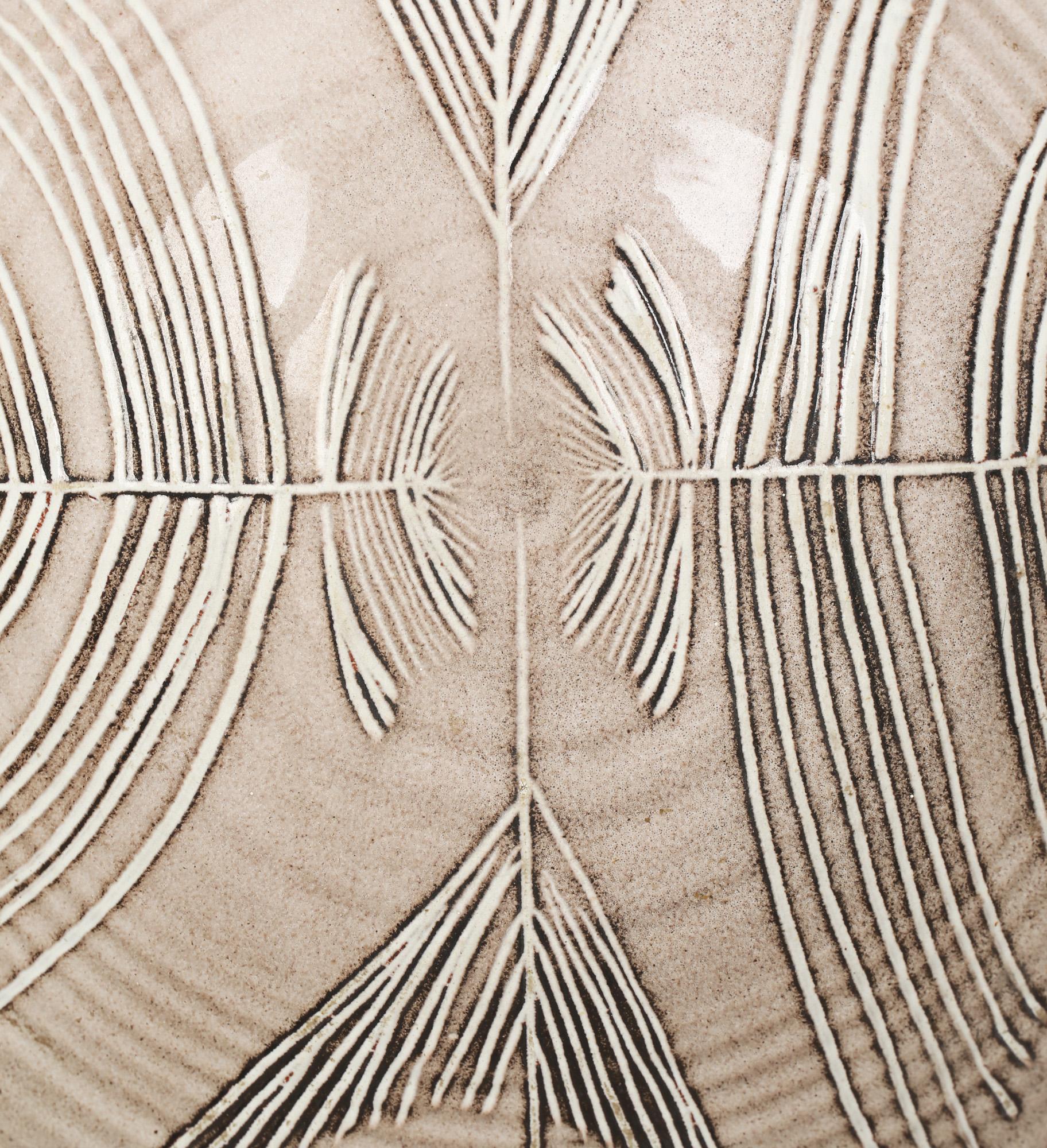 Bol en poterie d'atelier émaillée grise à motif de plumes David Leach Bon état - En vente à Bishop's Stortford, Hertfordshire
