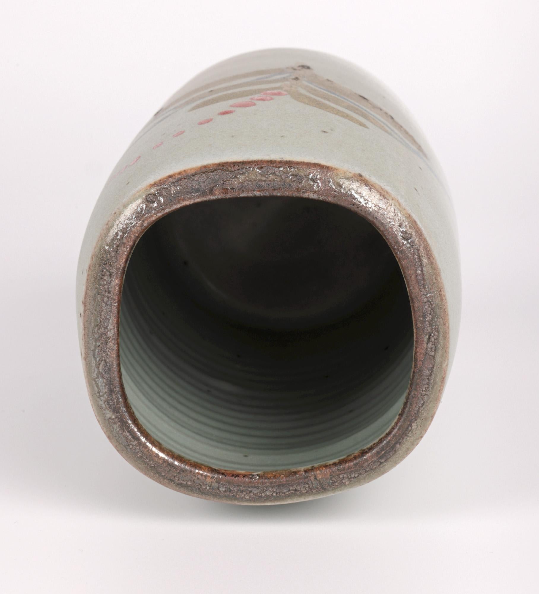 David Leach Pottery Studio Pottery Vase à motif Foxglove en vente 6