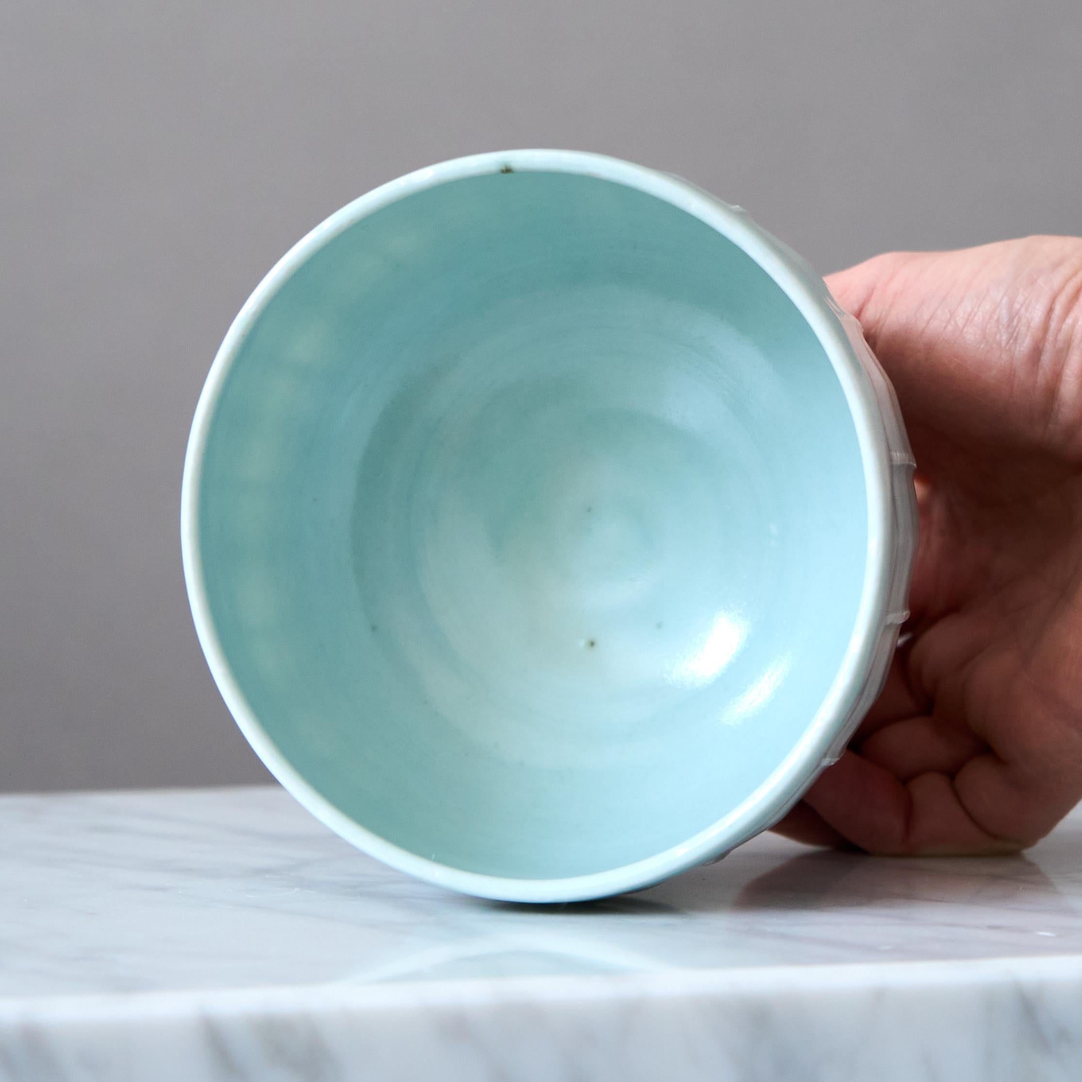 David Leach Studio Pottery Celadon Tea Bowl with Japanese Box, England, 1980s For Sale 3