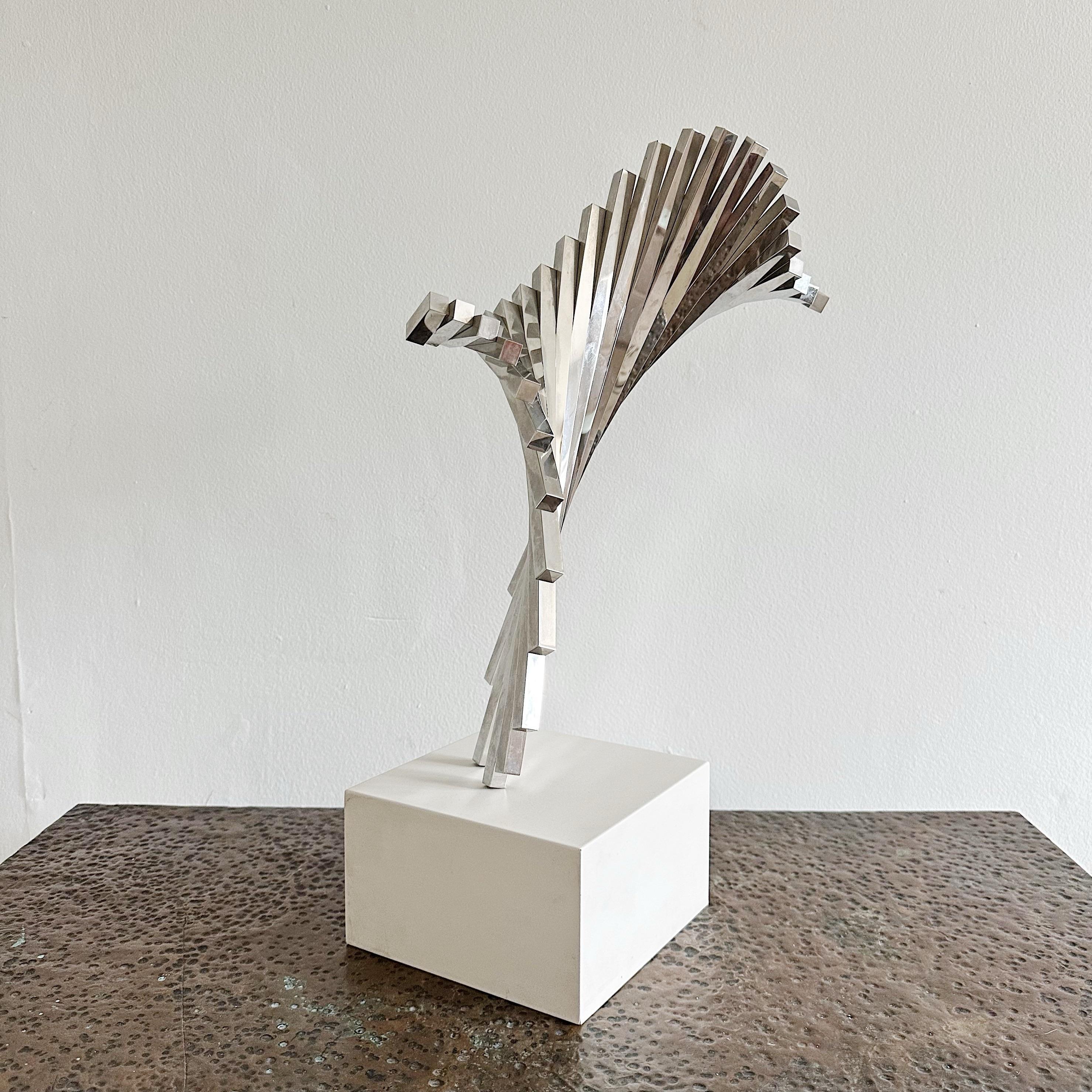 Acciaio inossidabile David Lee Brown (1939-2016) Scultura astratta in acciaio inossidabile, America, anni '70 in vendita