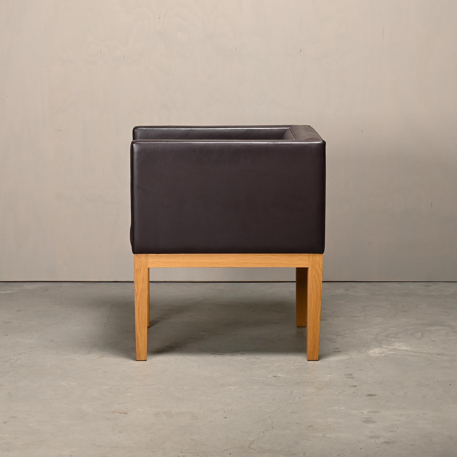 David Linley Dice Armchairs in chocolate brown leather by LINLEY, London For Sale 3