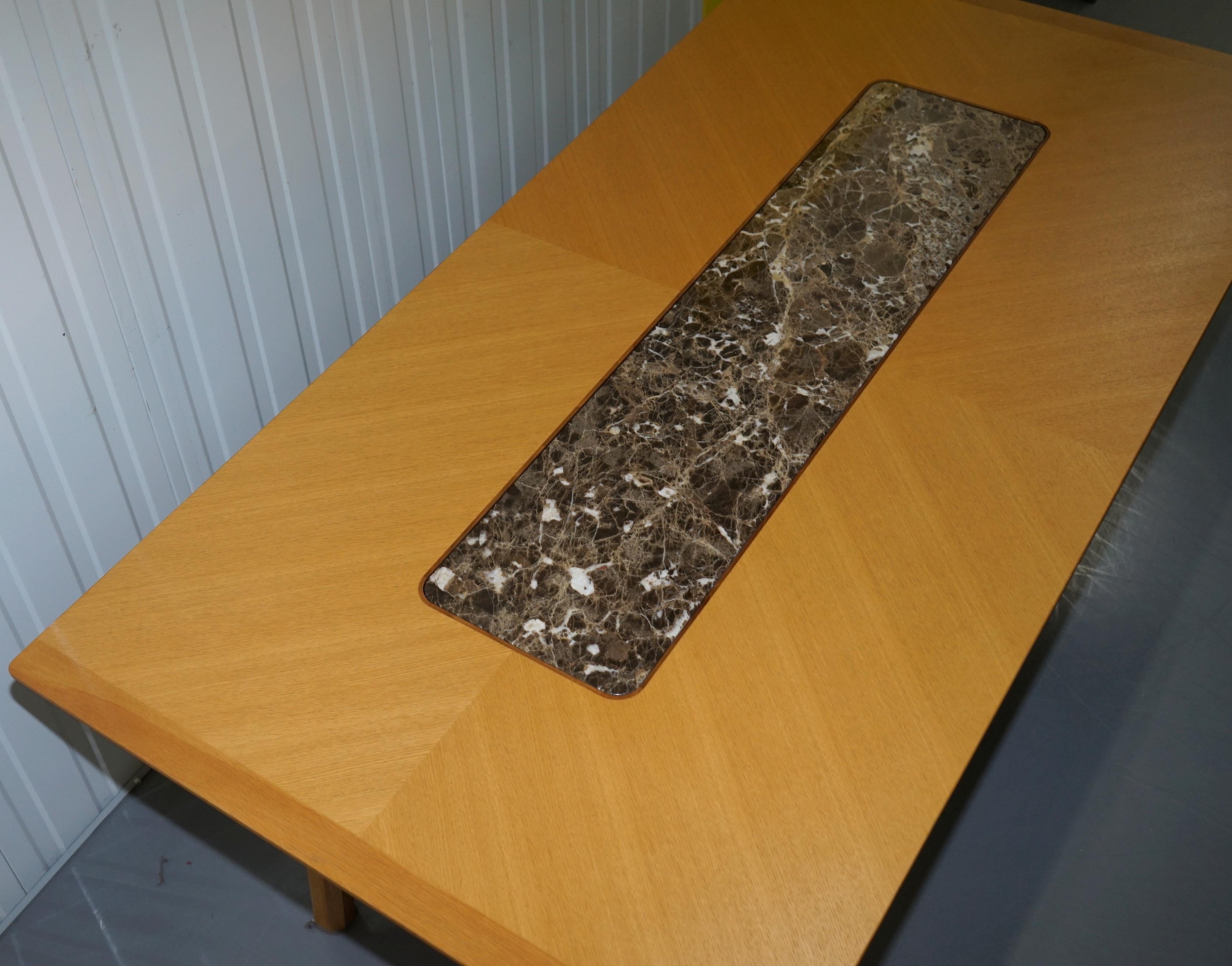 David Linley Tavolo da pranzo Hayrake in legno di sicomoro e marmo In condizioni ottime in vendita a West Sussex, Pulborough