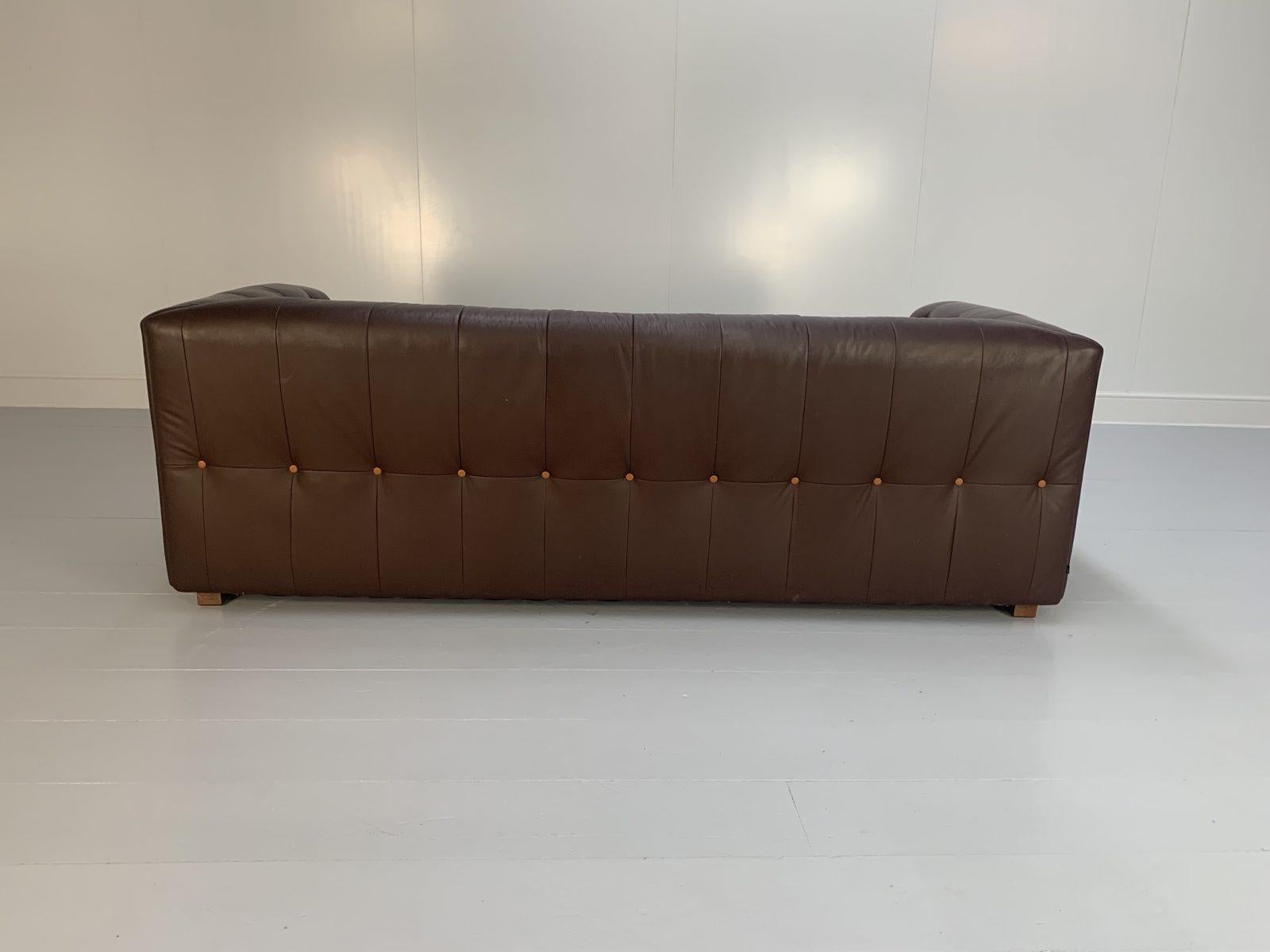 David Linley “Yoxford” Chesterfield 3-Seat Sofa in Brown Leather For Sale 3