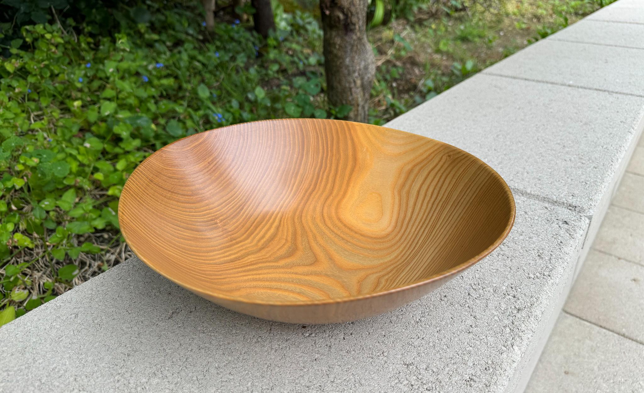 David Lory Woodworker Black Ash Studio Turned Decorative Bowl, 2009 In Good Condition In San Juan Capistrano, CA