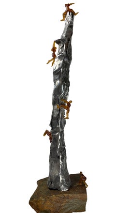 Zeitgenössische Skulptur „Final Pitch“ von David Marshall Jennifer Baker aus Metallglas