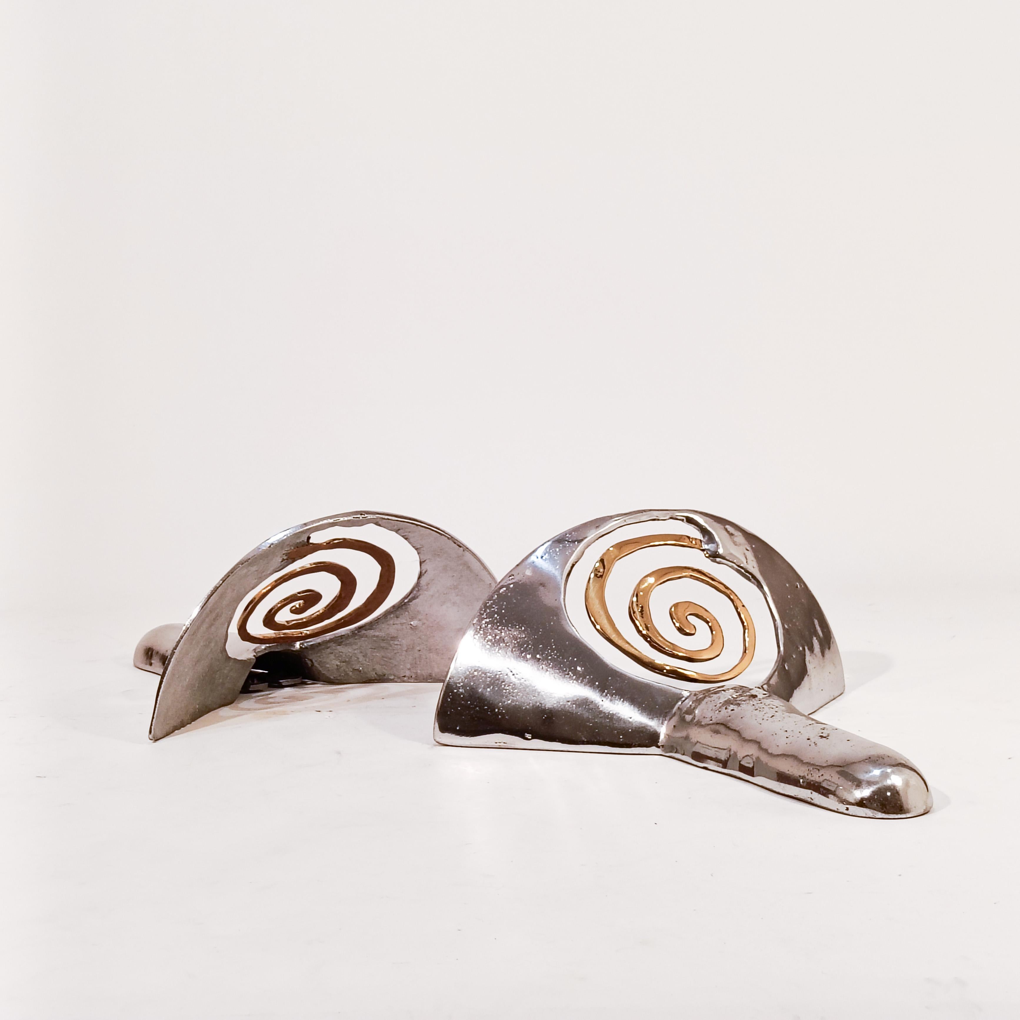 David Marshall. Brutalistische Wandskulpturen aus Aluminium und Messing, Spanien, 1970er Jahre (Ende des 20. Jahrhunderts) im Angebot