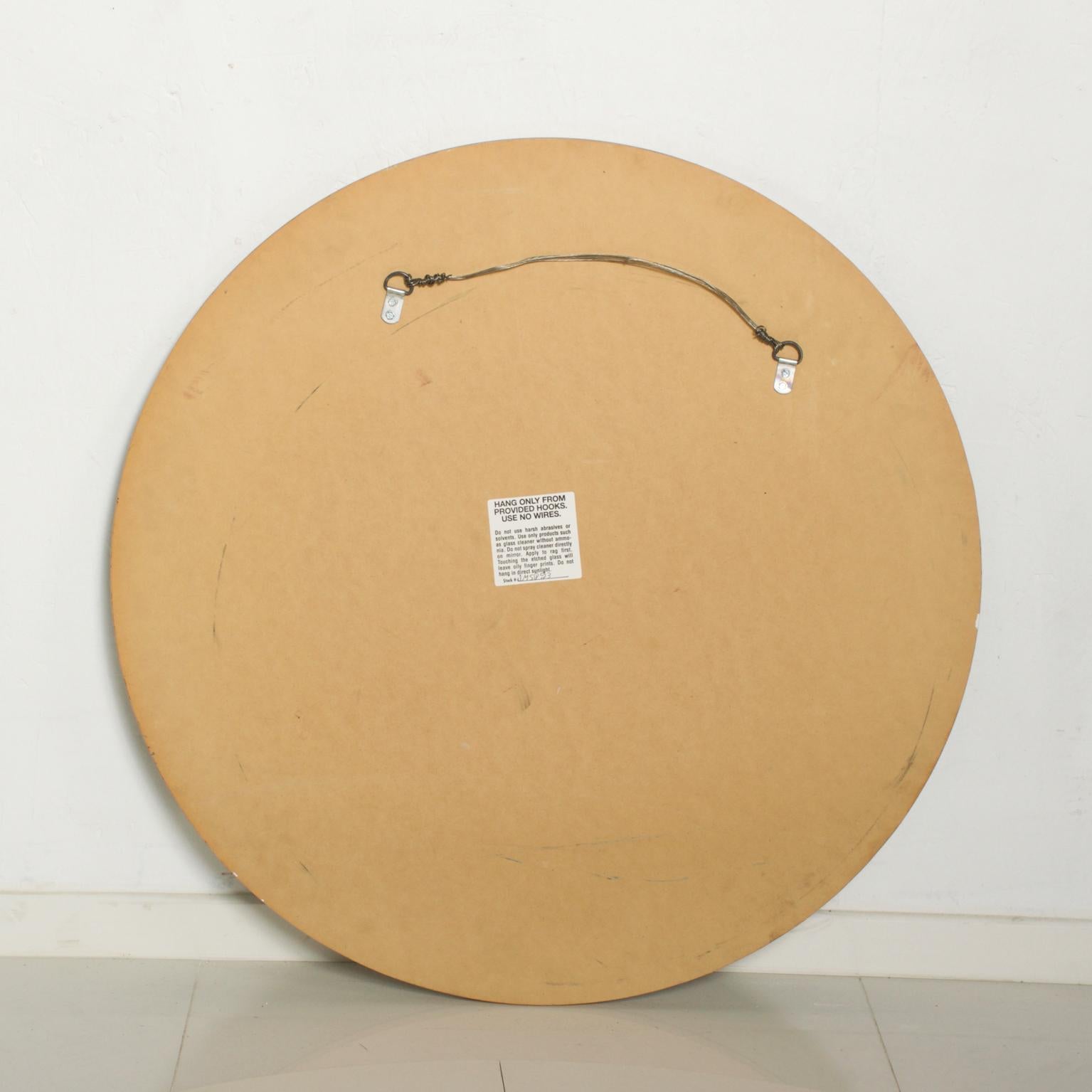 Spanish 1970s David Marshall Round Wall Mirror Églomisé Greek Key Spain For Sale