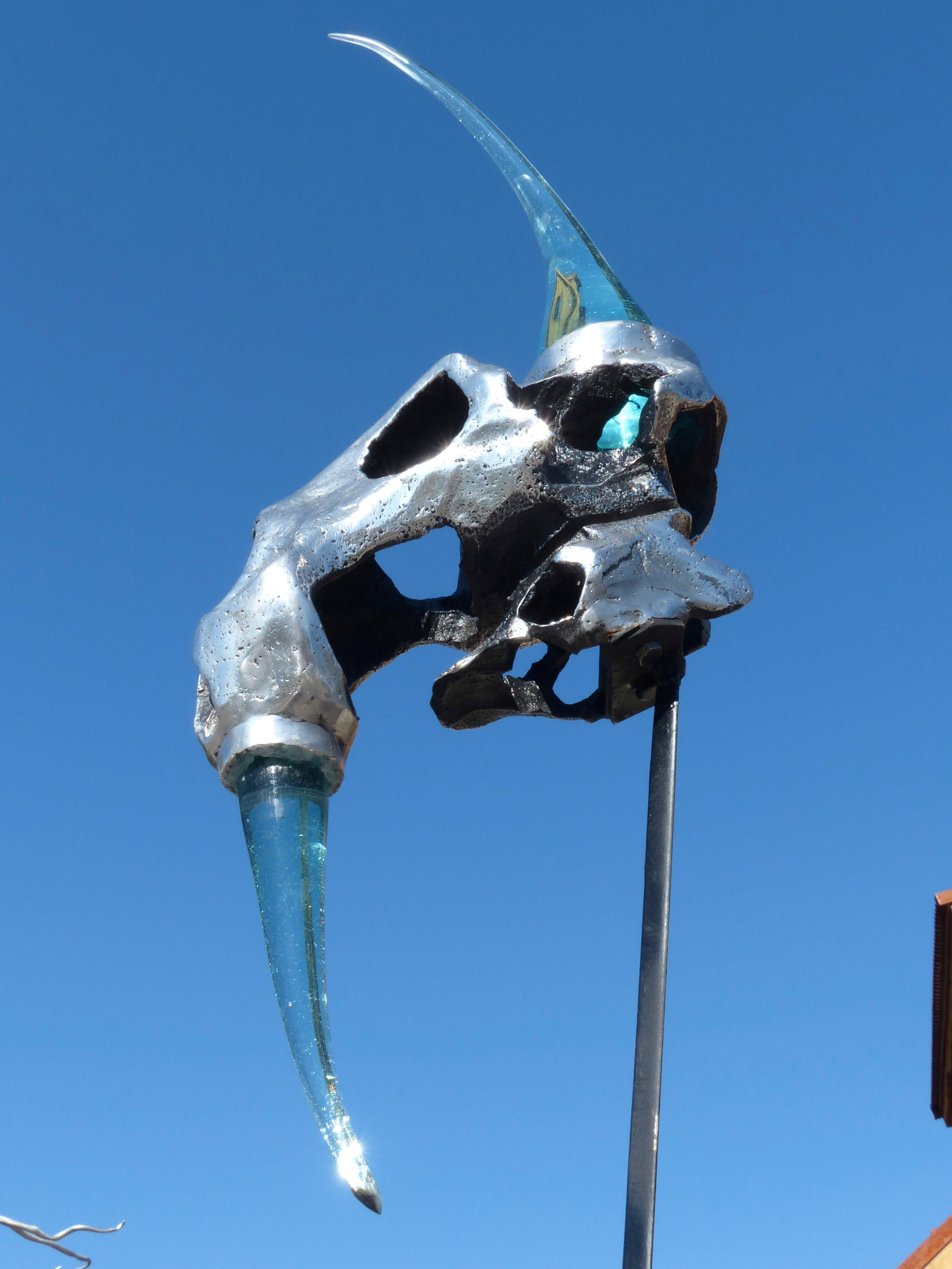 „ Androide“ Original Fantasie- Totenkopfglas, Guss-Aluminiumguss, Stahl (Abstrakt), Sculpture, von David Marshall