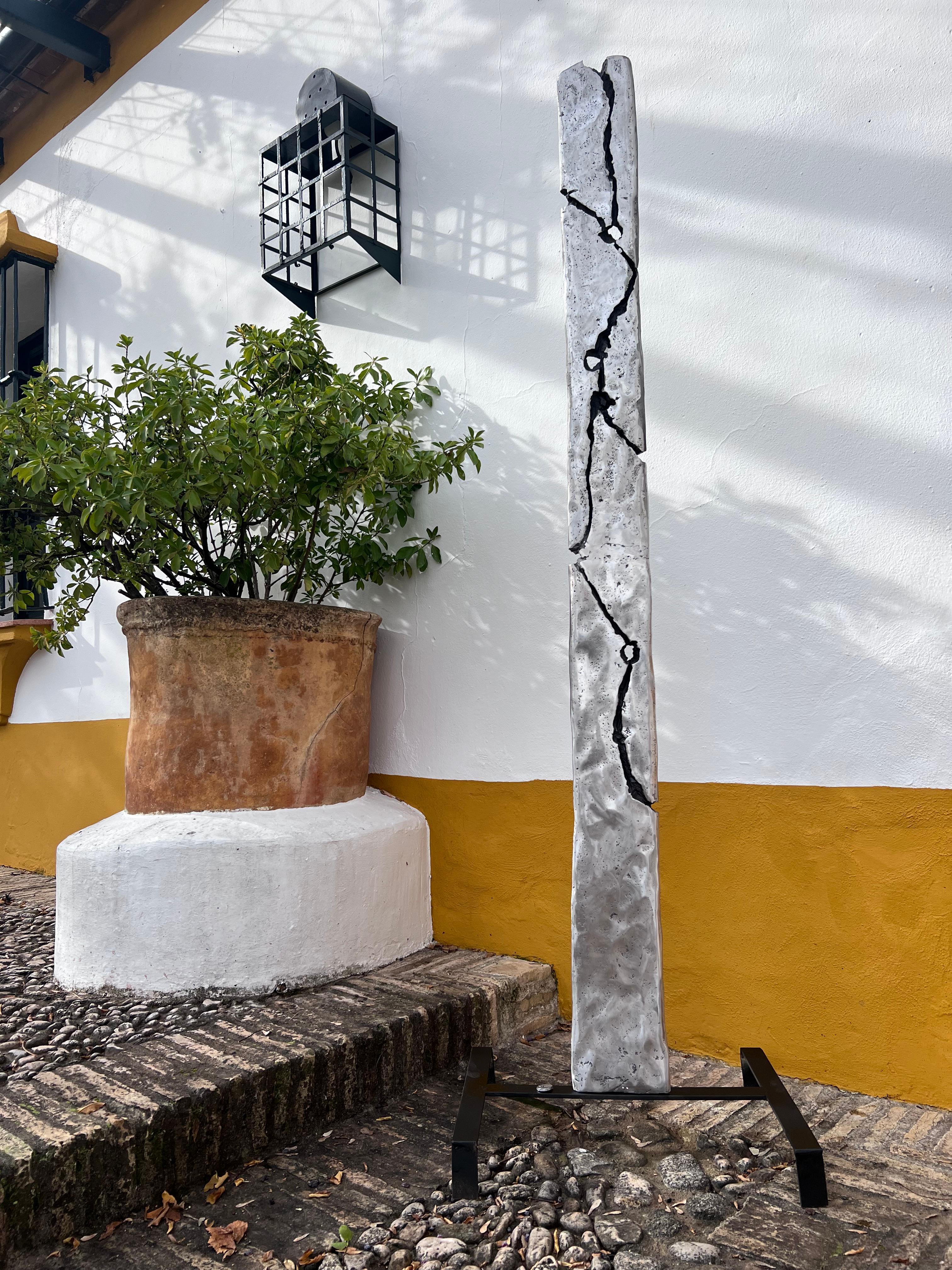 La escultura moderna de exterior / interior 