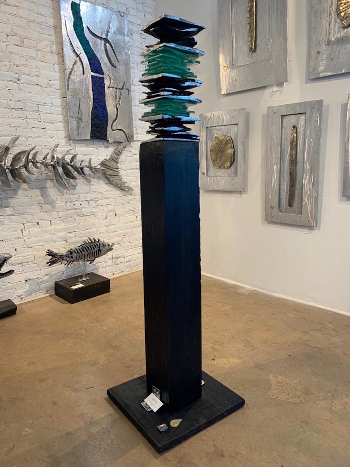 Abstrakte moderne Skulptur „ Teritary Stack“ aus Glas, Aluminium und Holz, abstrakte Moderne (Zeitgenössisch), Art, von David Marshall