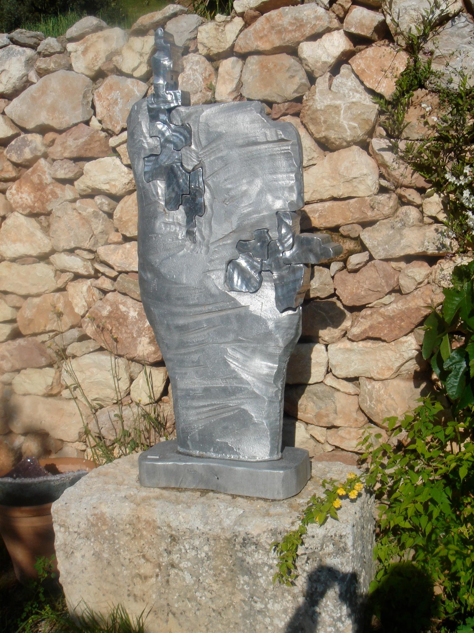 The modern Wall Sculpture 