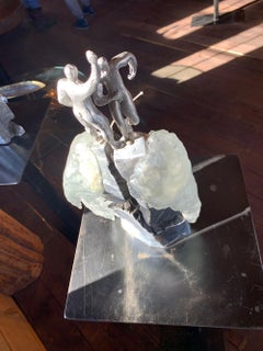 Moderne moderne figurative Skulptur von David Marshall aus Glas und Aluminium  ""Achievement""