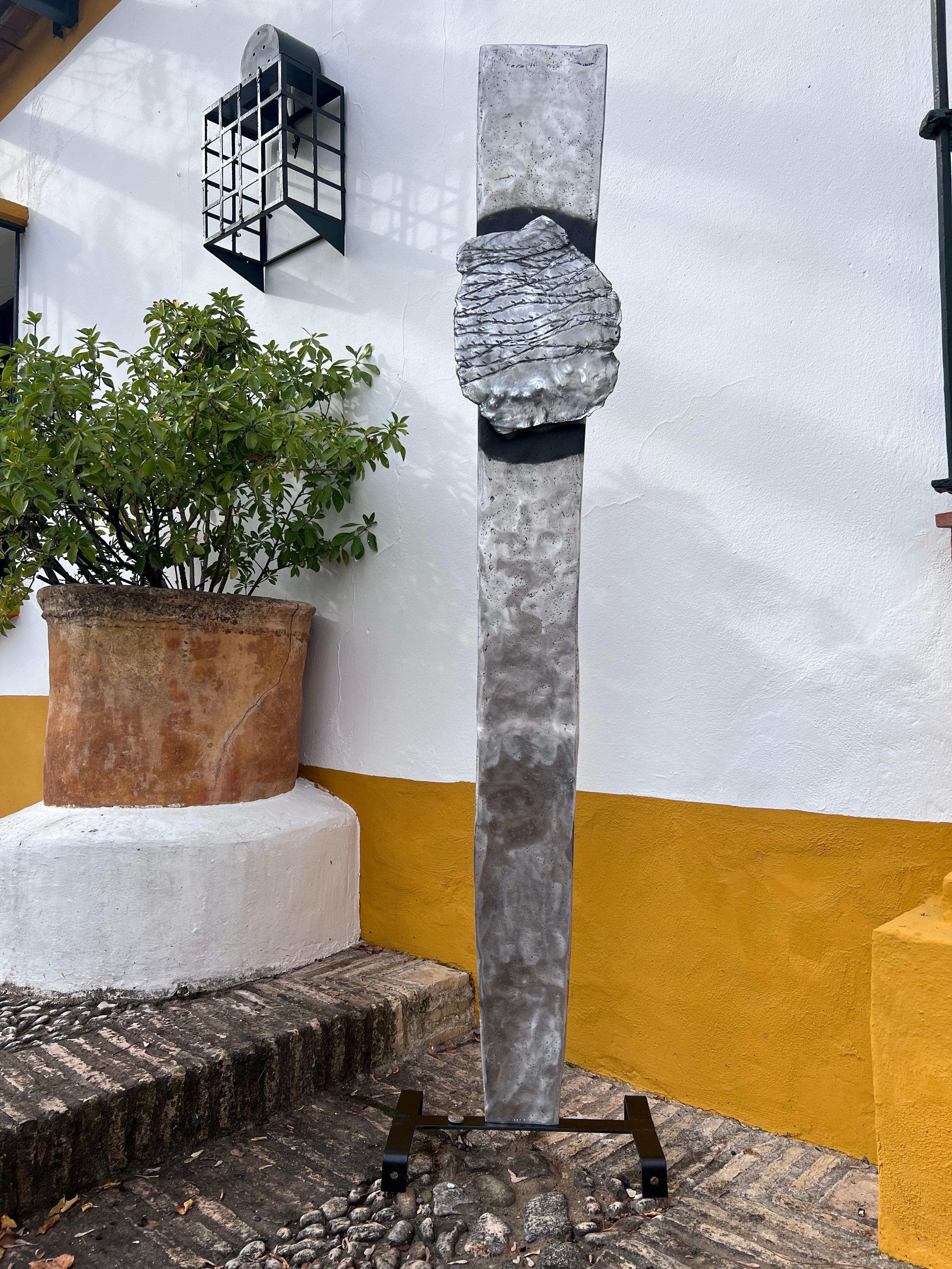 David Marshall Abstract Sculpture – "Moräne"  Einzigartige Skulptur, Outdoor und Indoor, Sandguss-Aluminium und Eisen in Spanien