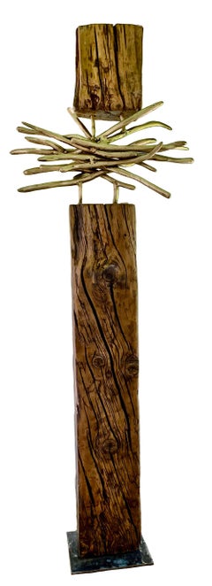 Scultura da esterno in legno grezzo riciclato e ottone "Fortitude", oro astratto moderno
