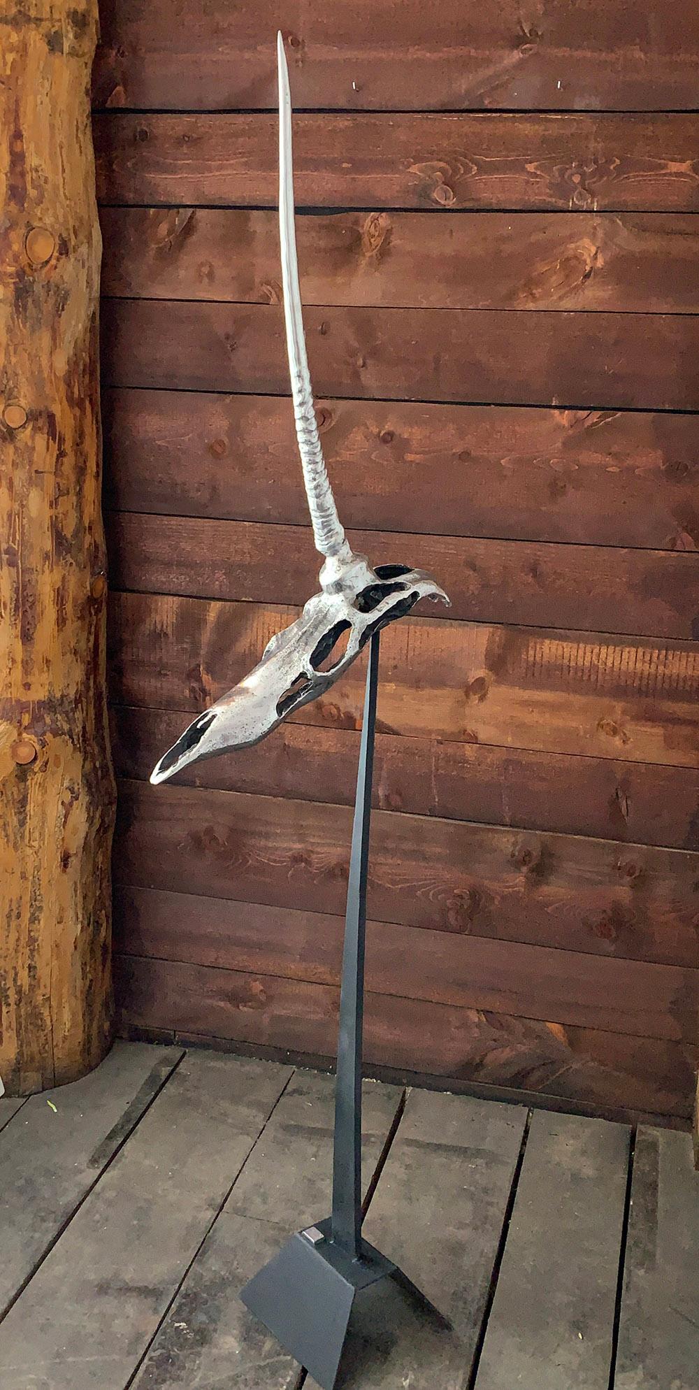Schädel Abstrakt Groß Outdoor  Skulptur „ Unicornio“ aus Aluminiumguss und Stahlguss im Angebot 4