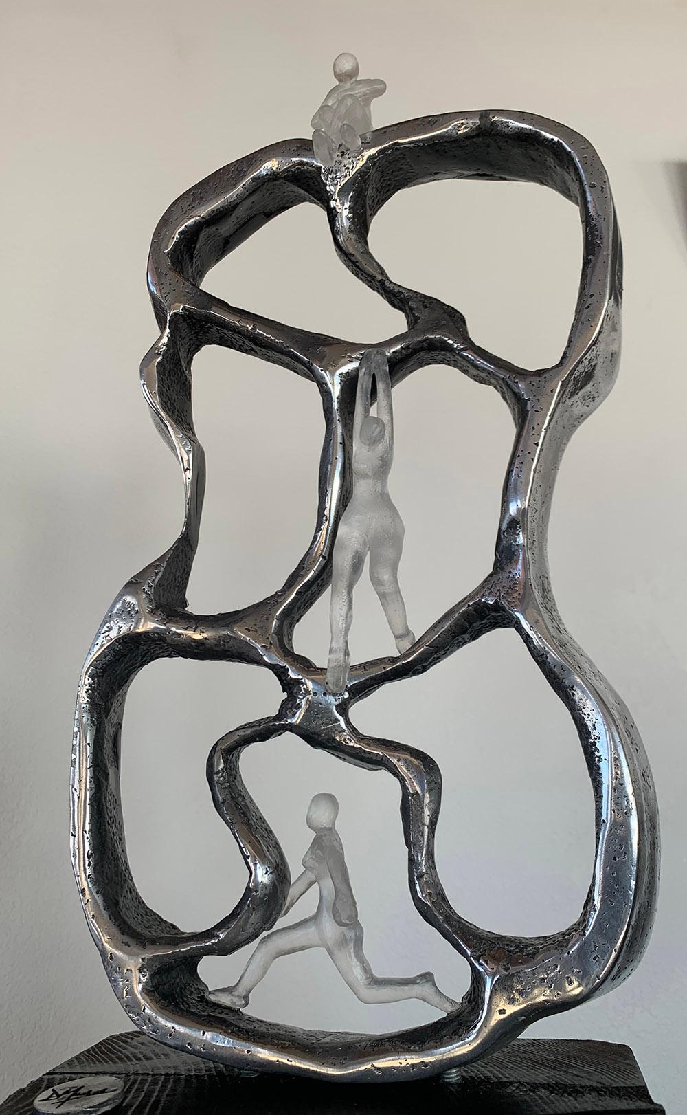 Sculpture abstraite « Isolation sociale » en verre, bois et acier en vente 3