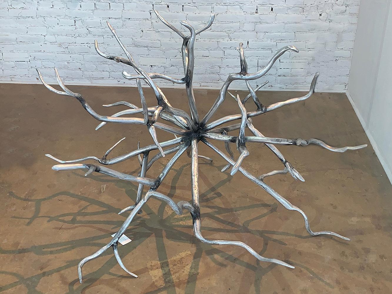 Moderne Gartenskulptur „Tumbleweed“ aus Aluminiumguss Spanien von David Marshall  im Angebot 1