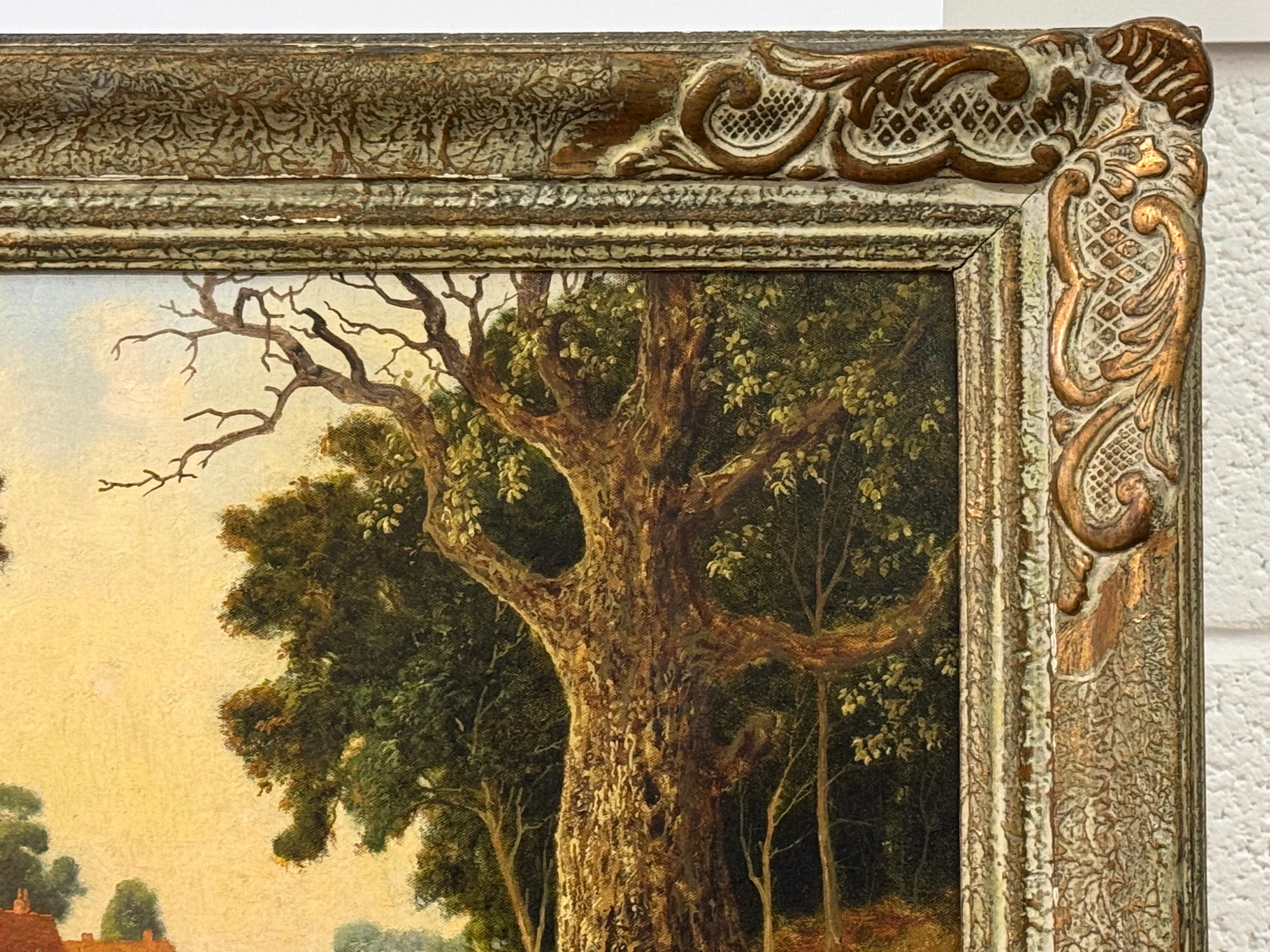 Donna nel Wood che cammina tra gli alberi verso un cottage nella campagna inglese in vendita 8