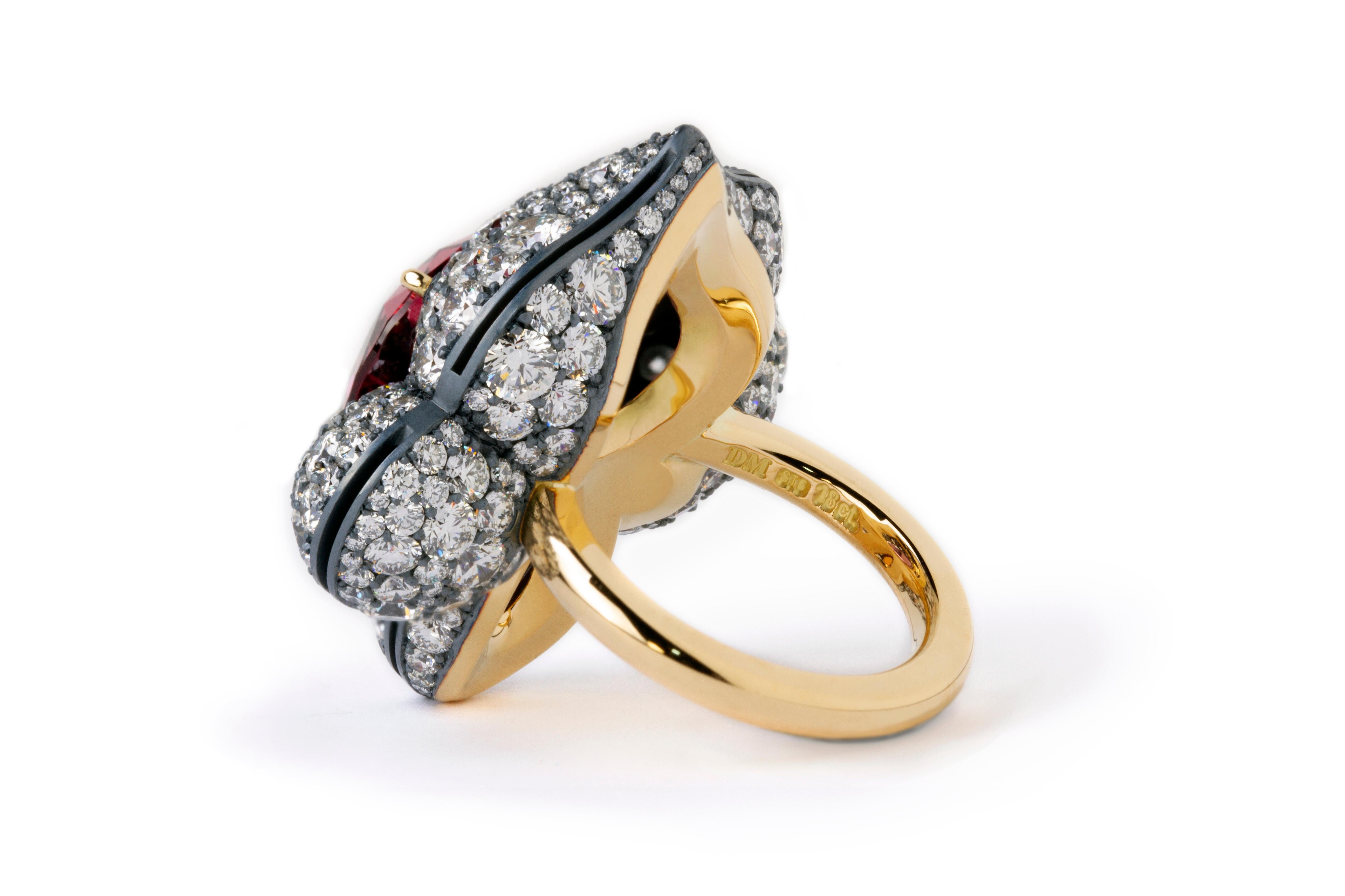 David Michael Ring aus Gold und Silber mit rosa Spinell und Granat (Kunsthandwerker*in) im Angebot