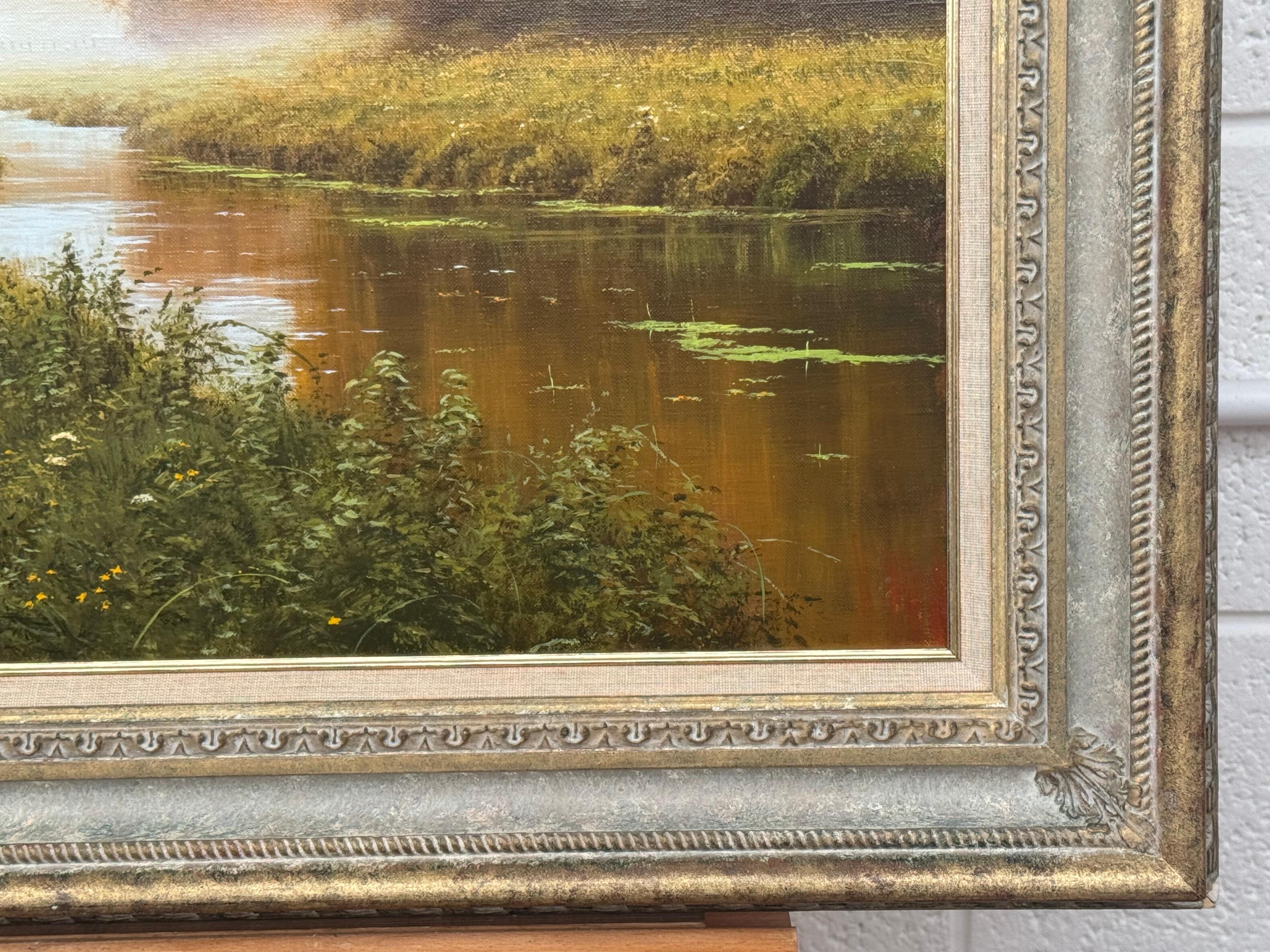 Flusslandschaft mit Pferden in der englischen Landschaft des britischen zeitgenössischen Künstlers David Morgan (geboren 1964).

Kunst misst 24 x 16 Zoll
Rahmen misst 30 x 20 Zoll

Signiertes Original, Öl auf Leinwand. Eingerahmt in einen