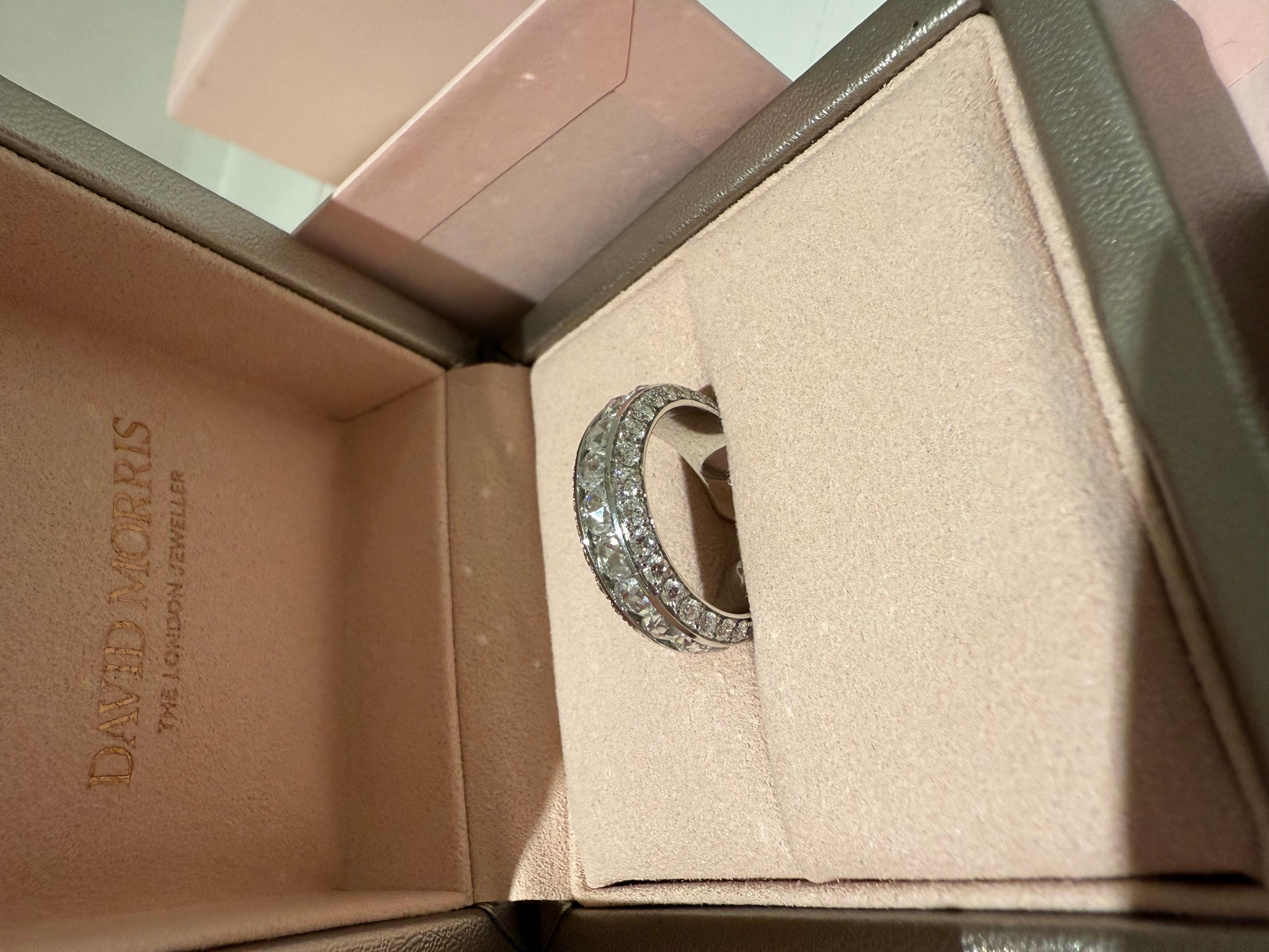 David Morris 18kt white gold Rose Cut ring is adorned with diamonds for extra brightness. Let your hand stand out. One of the most successful collection of David Morris the Pearl Rose cut collection. Size M


 Featuring 18kt gold and diamond accents.