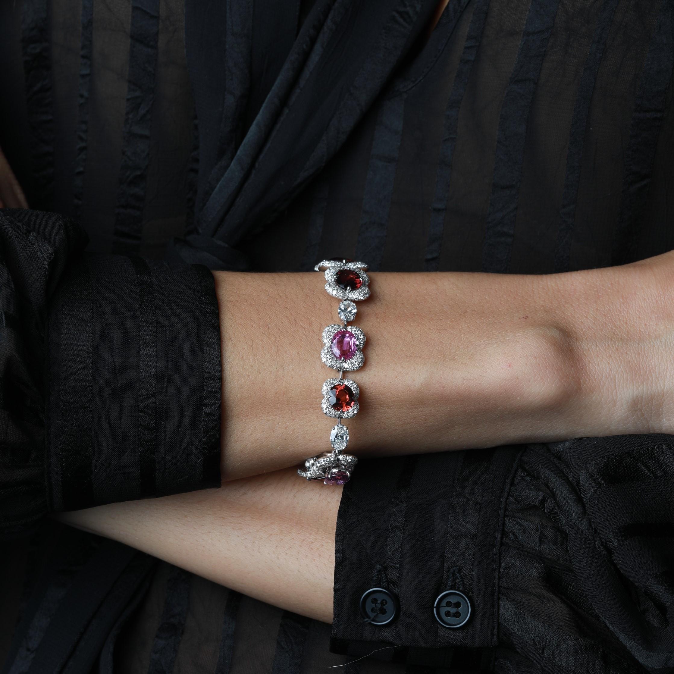 Taille ovale David Morris Bracelet en spinelle rose, violet et diamants blancs