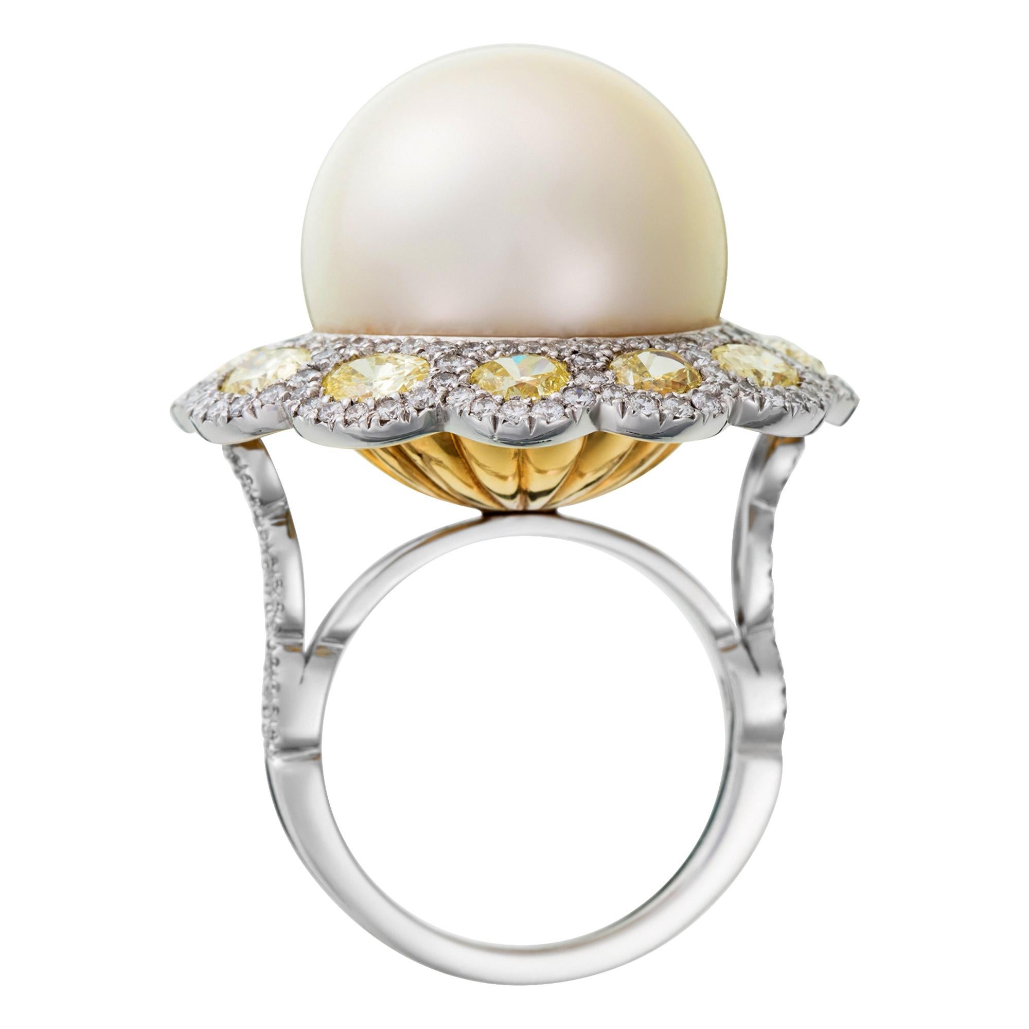 David Morris South Sea Pearl Yellow & White Diamond Cocktail Ring In New Condition For Sale In London, GB