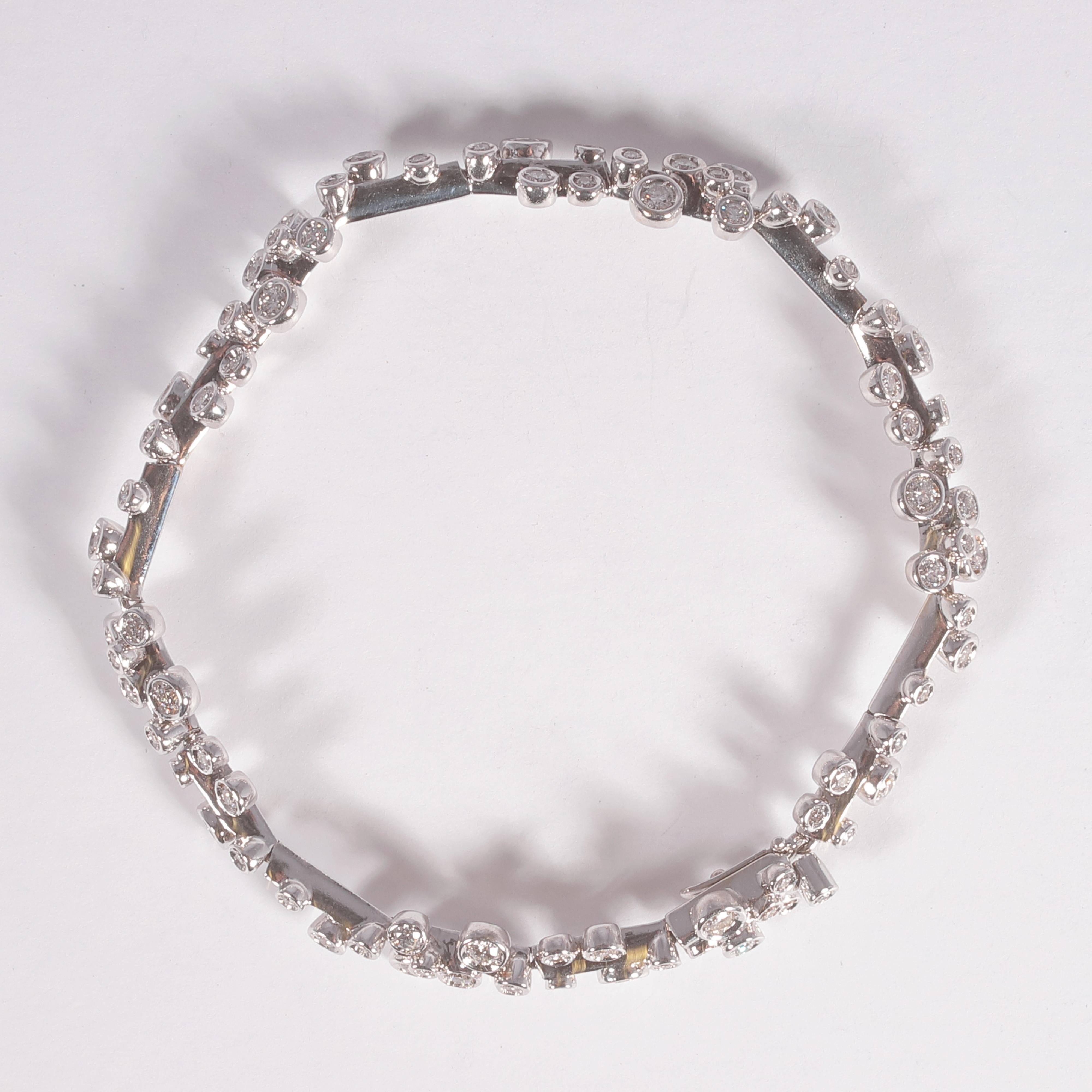 David Morris Weißgold-Armband mit 1,95 Karat Diamanten im Zustand „Gut“ im Angebot in Dallas, TX