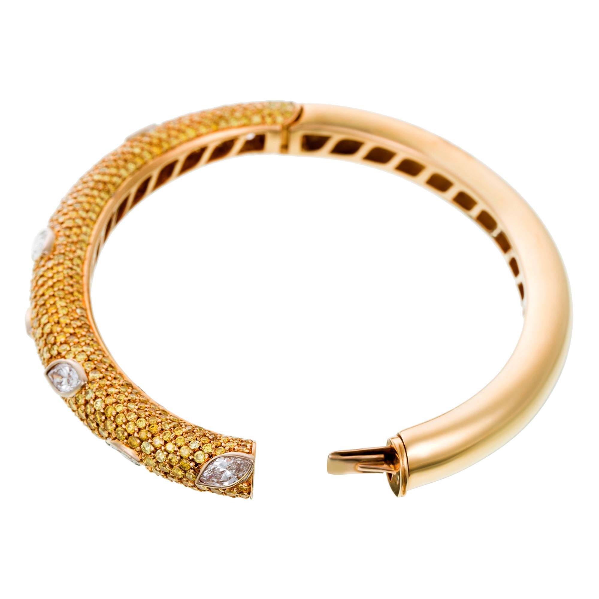 Round Cut David Morris Yellow & White Diamond 9.79ct Pave Bangle For Sale