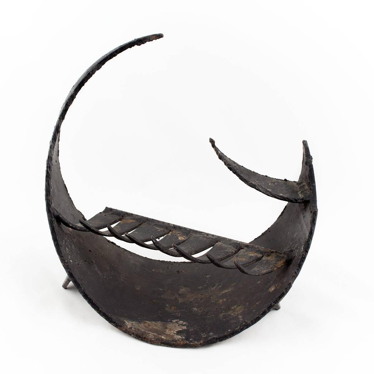 Runde Menorah-Skulptur aus geschmiedetem Eisen des israelischen Meisters David Palombo, brutalistischer Stil