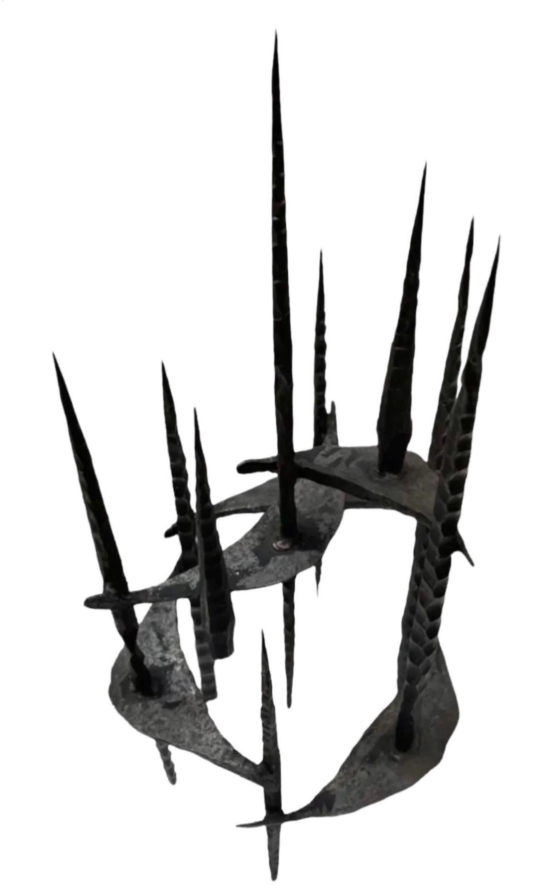 David Palumbo Enorme icona del Mid Century Modern Brutalist Menorah in ferro forgiato a mano In condizioni buone in vendita a St.Petersburg, FL