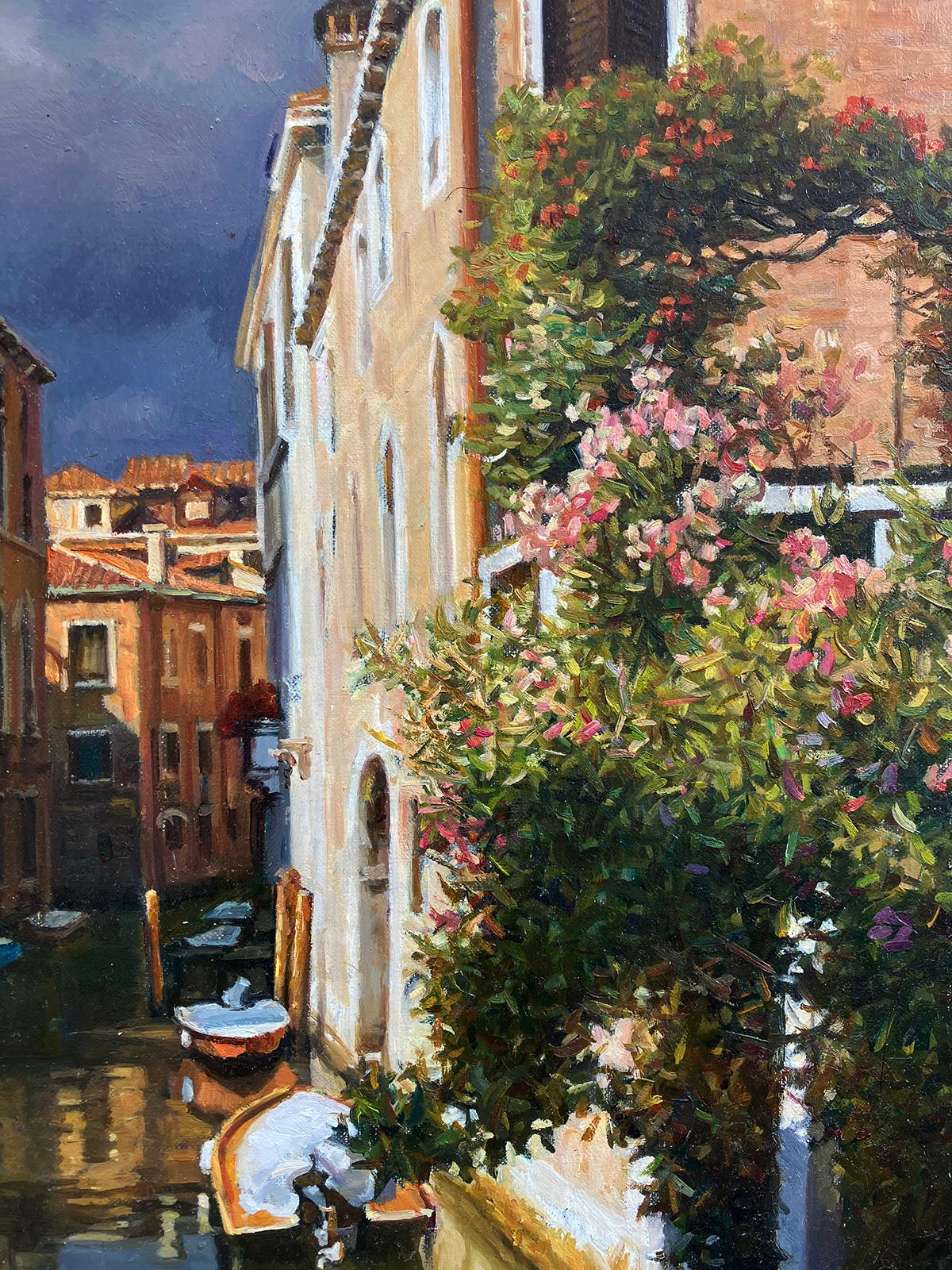 Venedig nach dem Regen, Ölgemälde (Grau), Landscape Painting, von David Qiyi  Liu