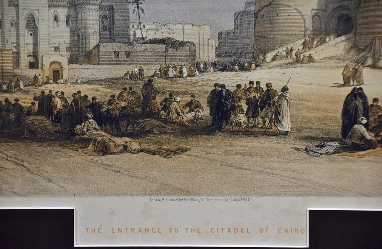Lithographie de David Roberts du 19e siècle, colorée à la main, « Entrance to the Citadel Cairo » (L'entrée dans la Citadel Cairo) en vente 4