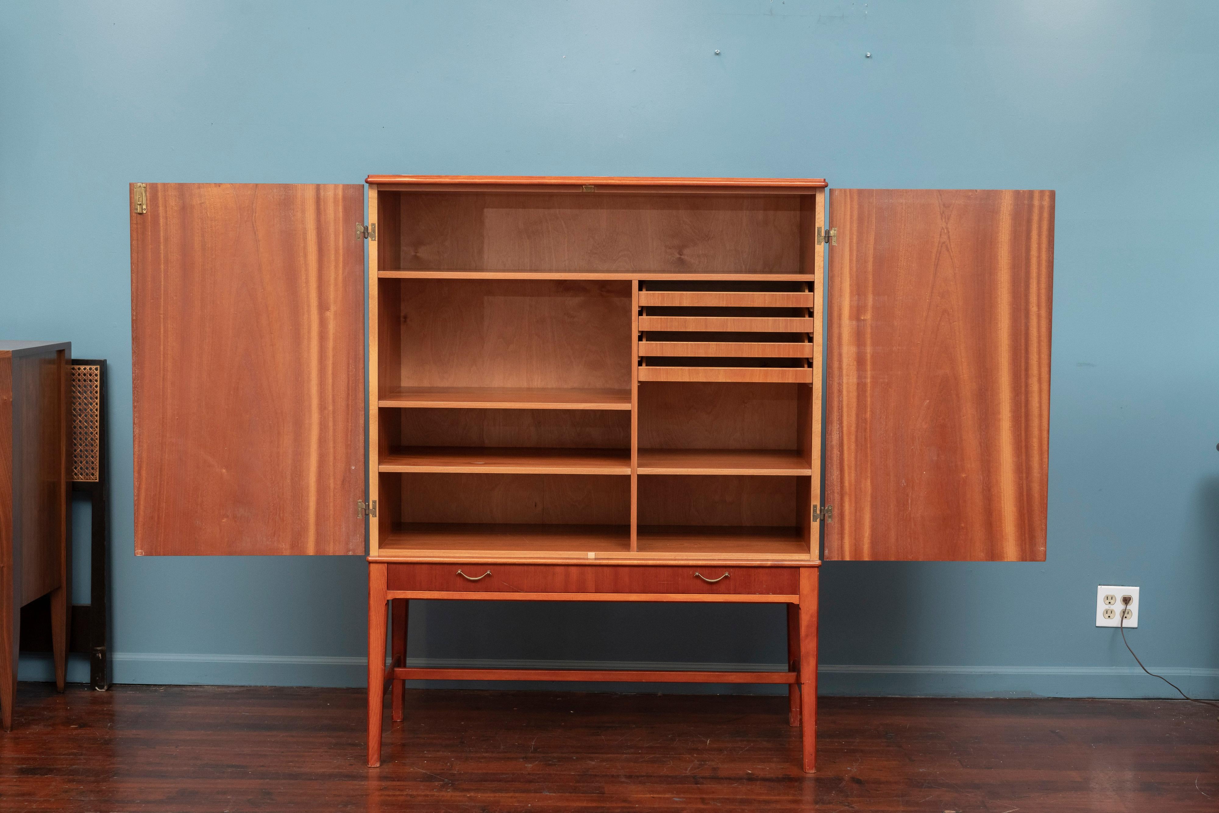 Gabinete David Rosen Svensk Mobelindustri Suecia en Bueno estado para la venta en San Francisco, CA