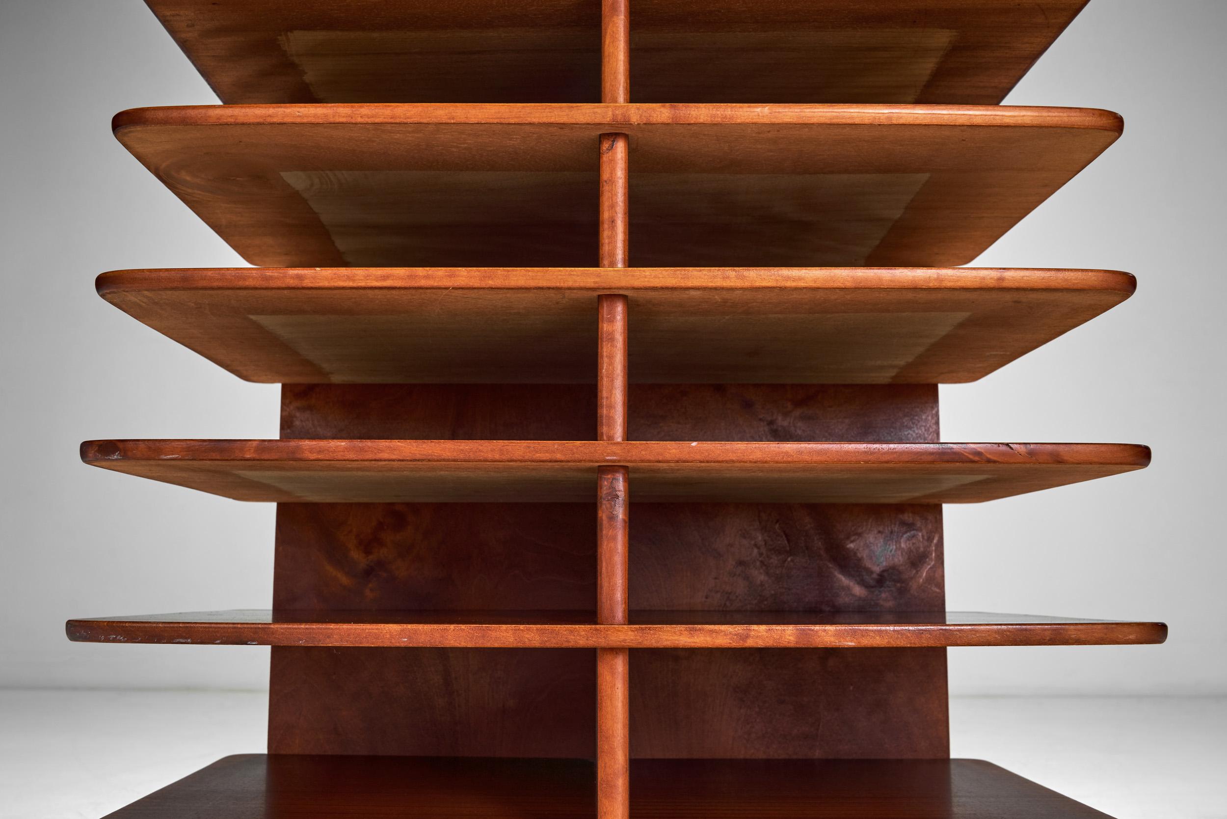 Scaffale in legno David Rosén 