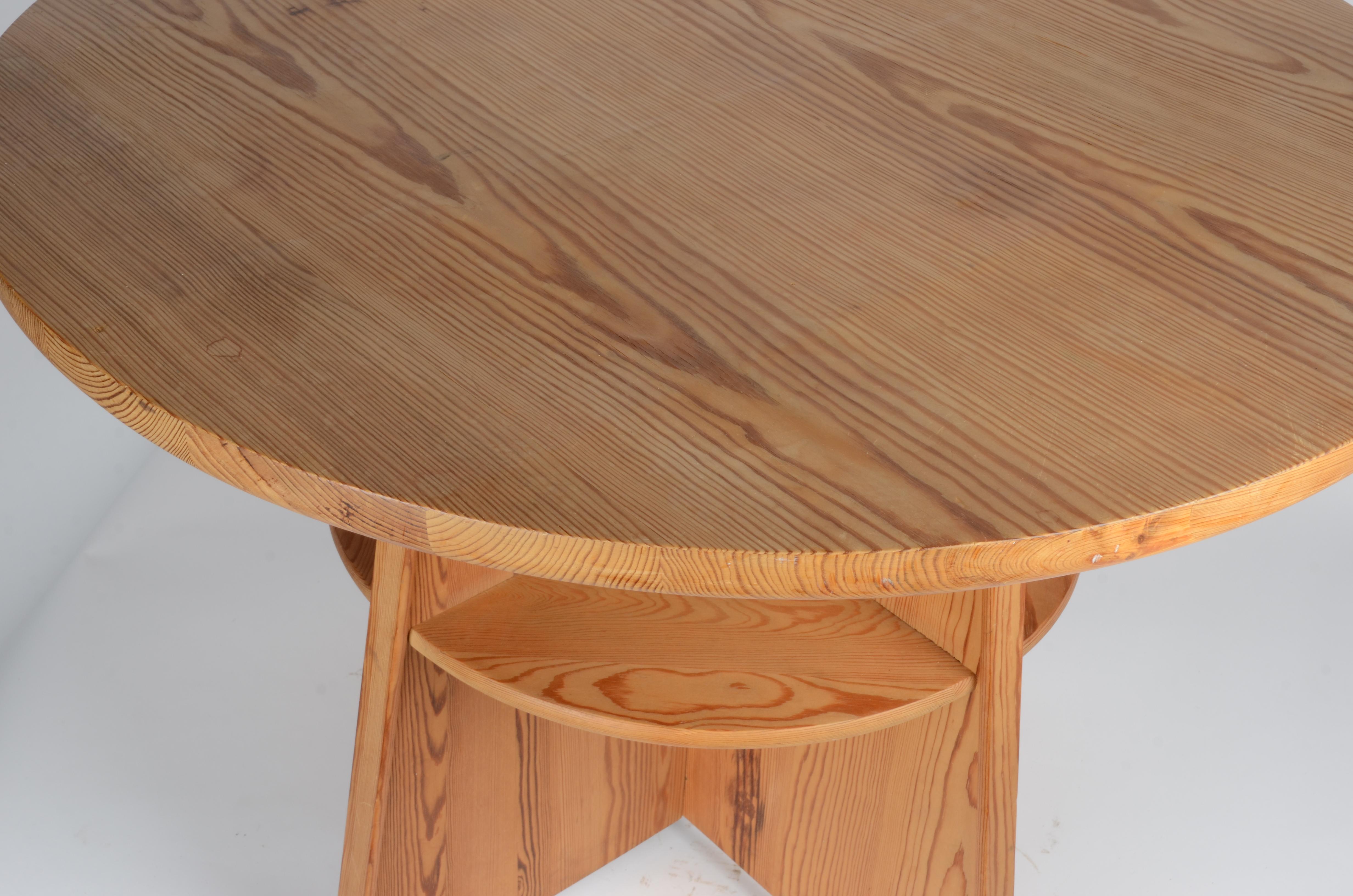 Table in pine designed by David Rosén, Sweden 1940/50s.