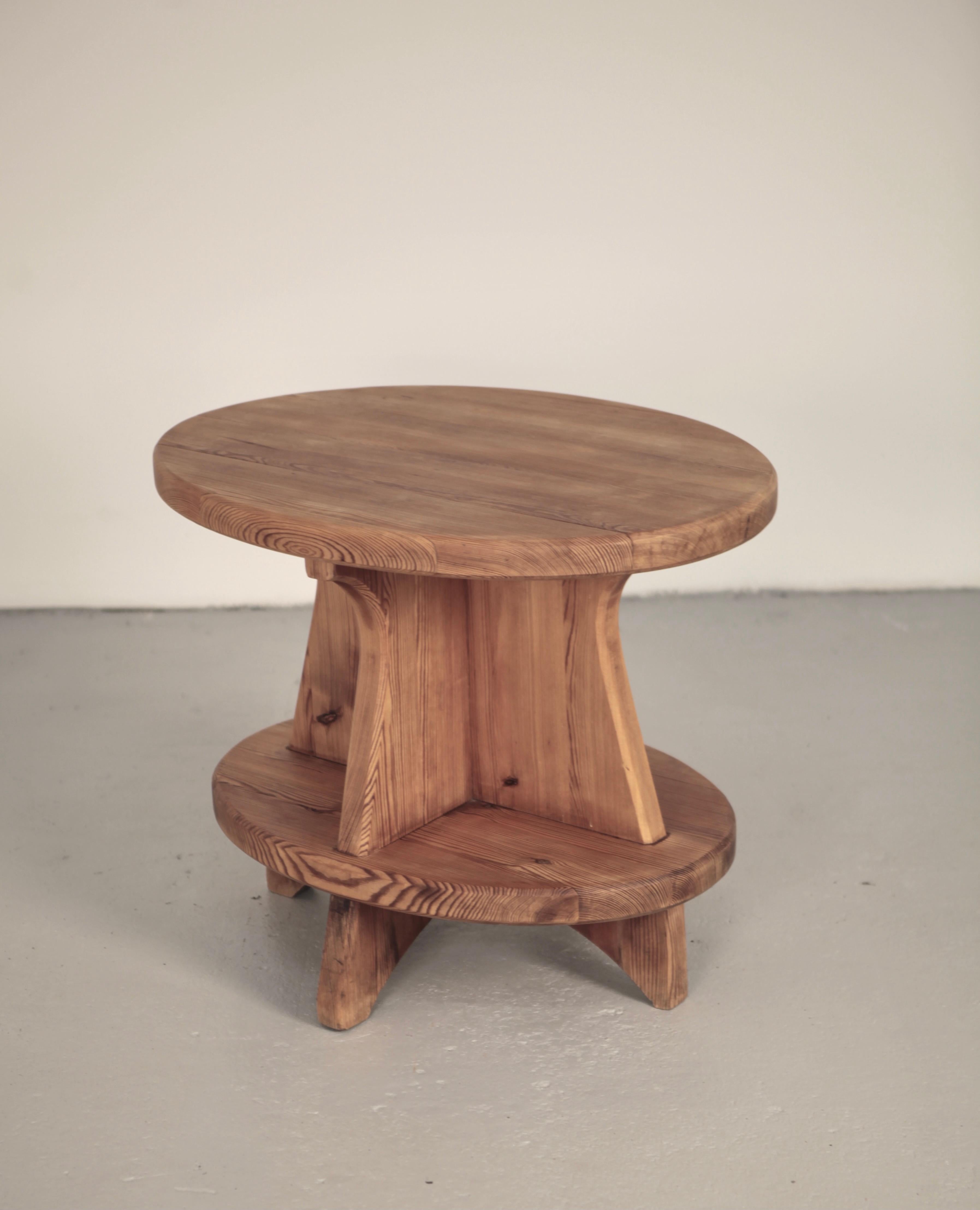 Mid-20th Century David Rosén, Table in Stained Pine, Nordiska Kompaniet, Stockholm 1938.