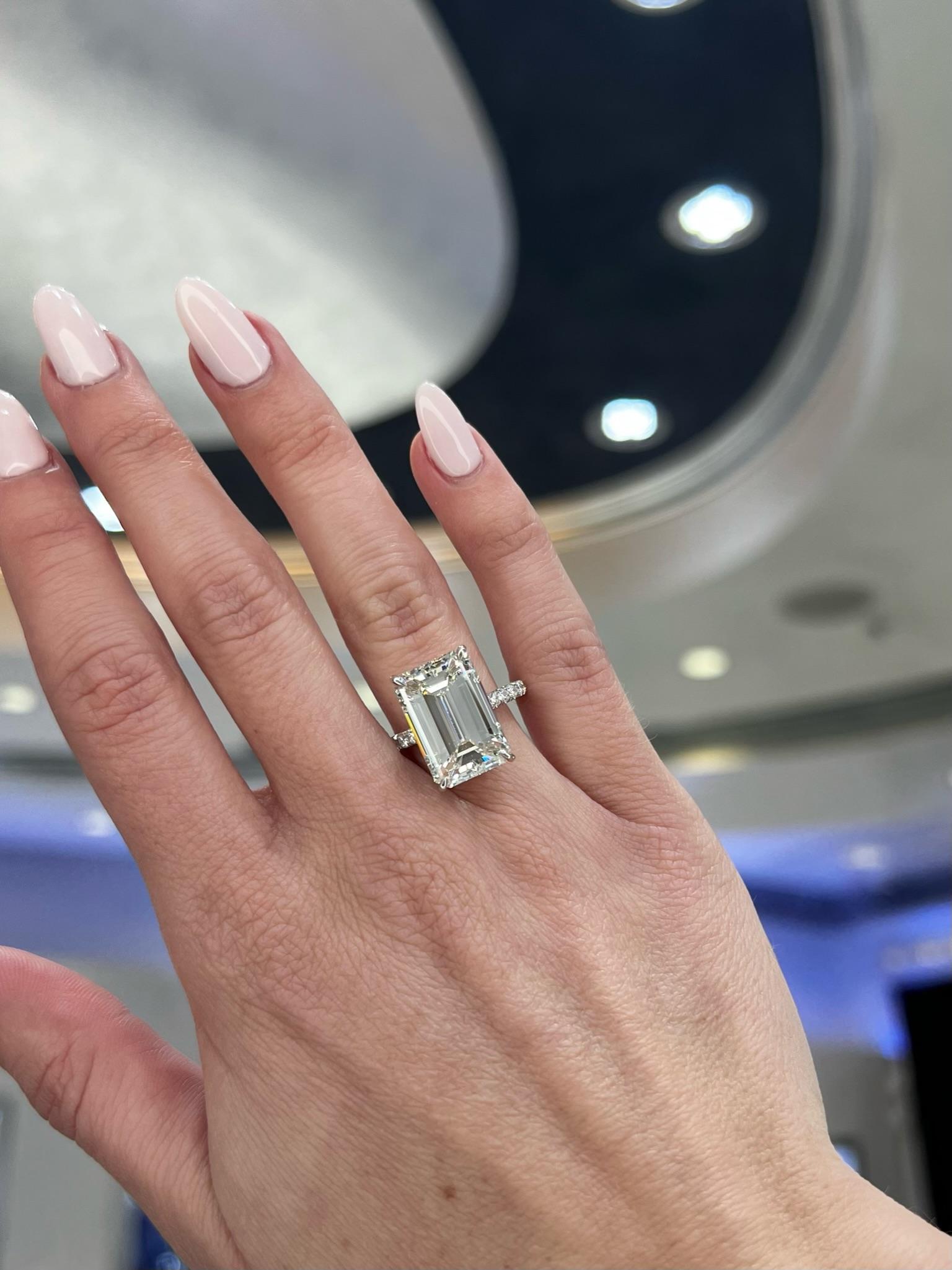 David Rosenberg 10.86 Carat Emerald Cut I VS2 GIA Diamond Engagement Ring For Sale 2