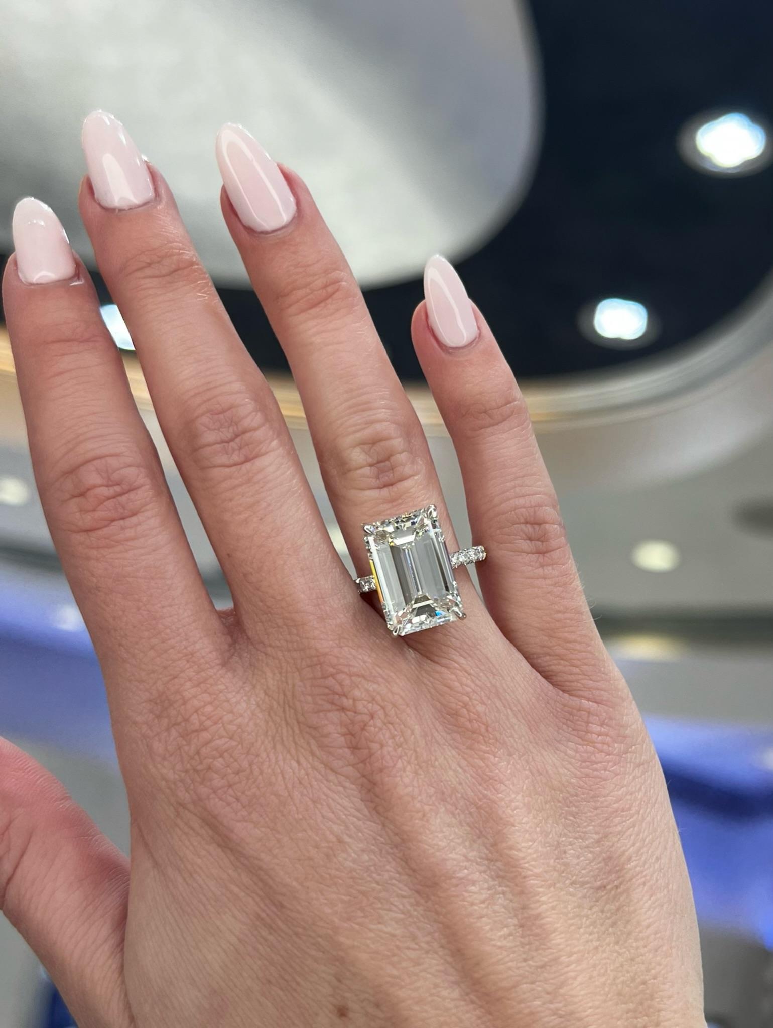 David Rosenberg 10.86 Carat Emerald Cut I VS2 GIA Diamond Engagement Ring For Sale 3