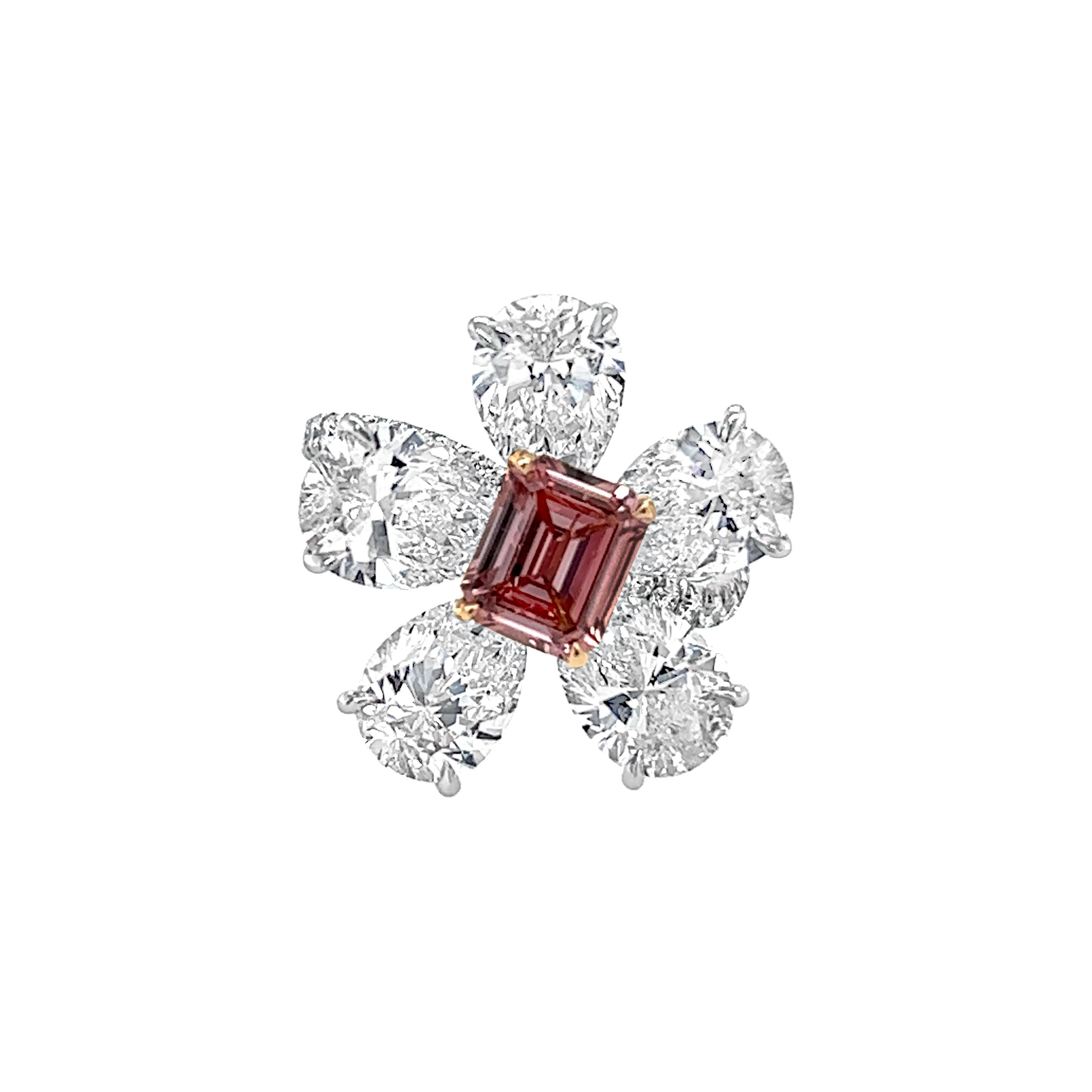 David Rosenberg 1,10 Karat Smaragdschliff Fancy Deep Pink GIA Blumen-Diamantring (Kissenschliff) im Angebot