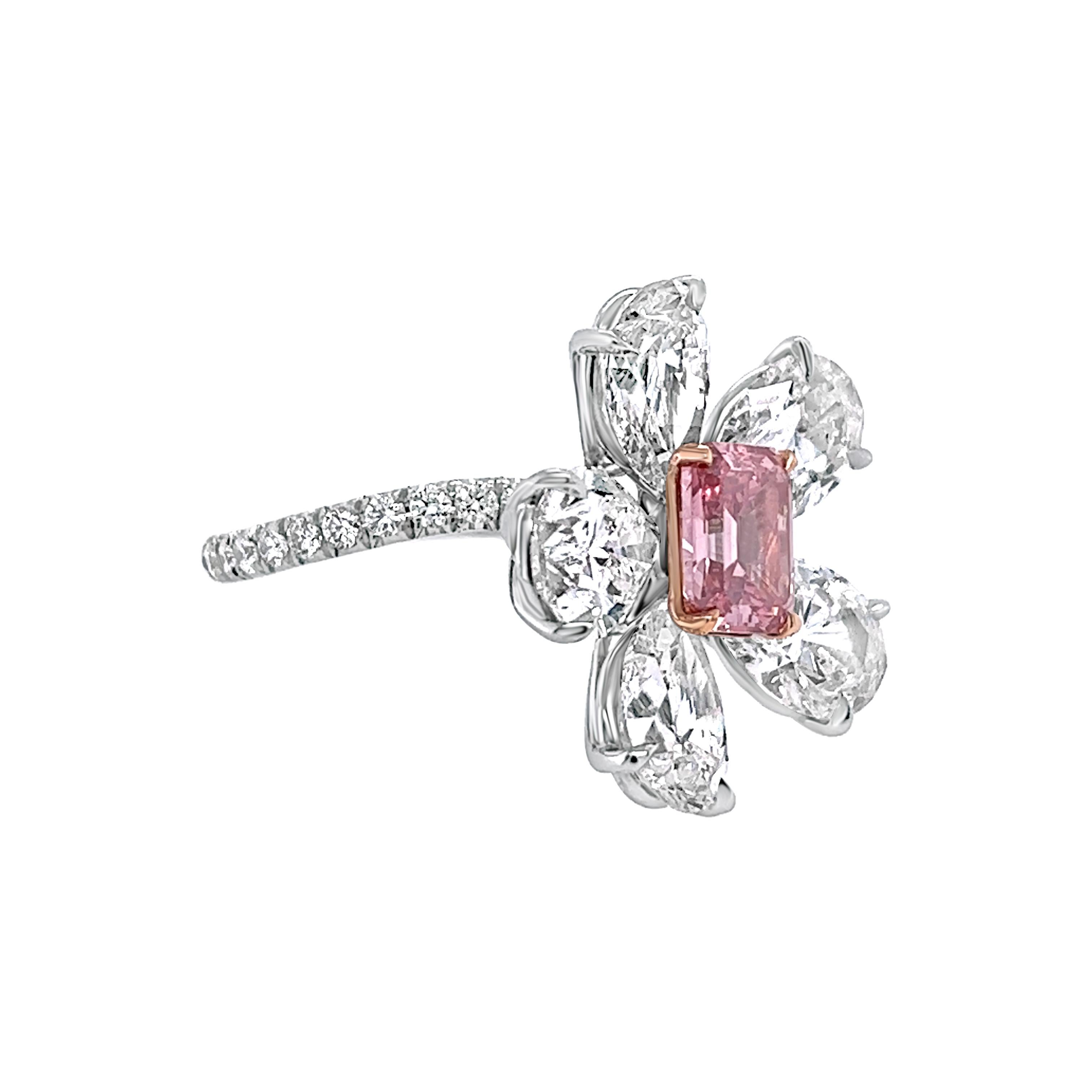 David Rosenberg 1,10 Karat Smaragdschliff Fancy Deep Pink GIA Blumen-Diamantring im Zustand „Neu“ im Angebot in Boca Raton, FL