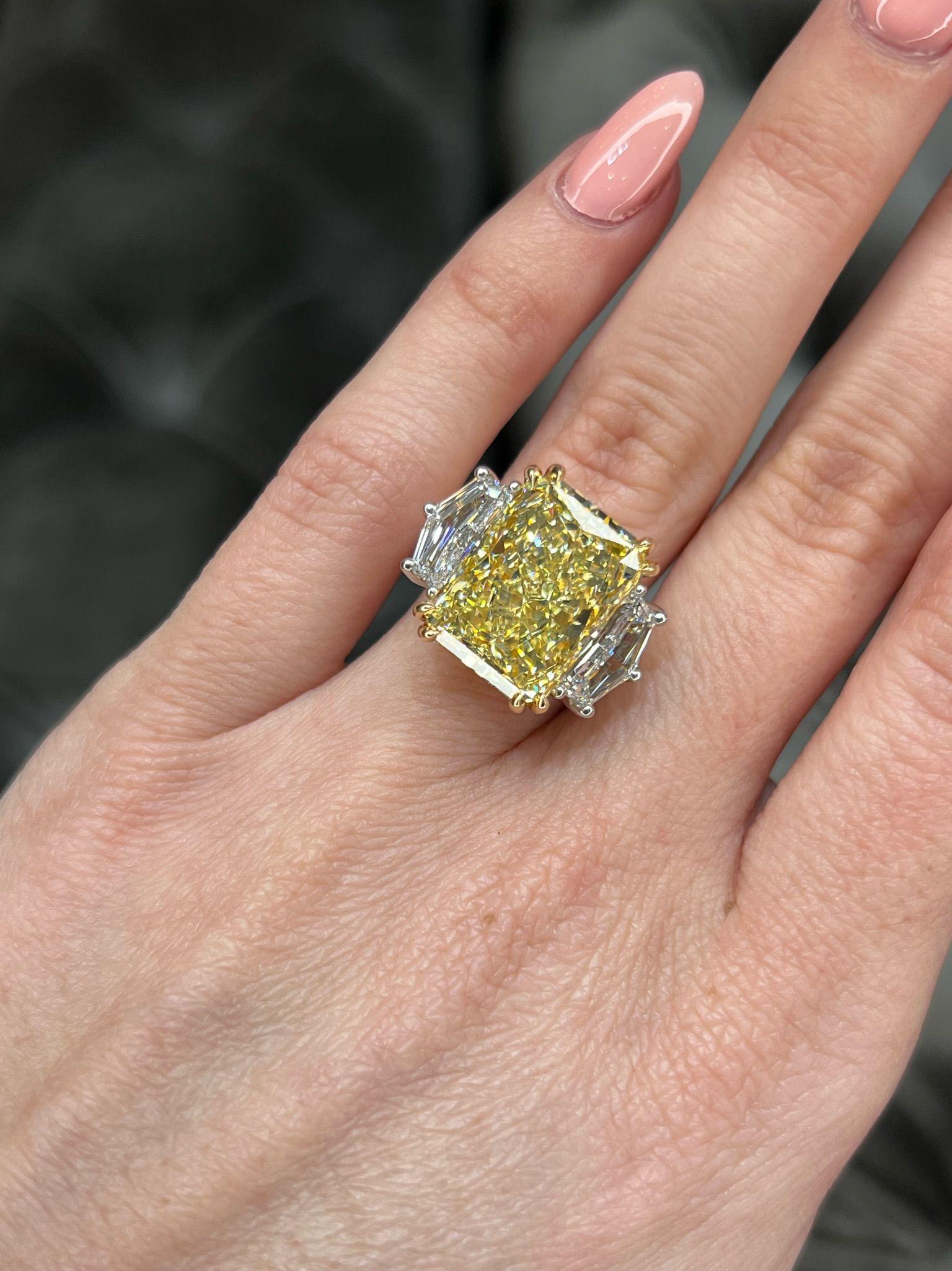 David Rosenberg 11.18 Radiant Fancy Yellow VVS2 GIA Diamond Engagement Ring For Sale 3