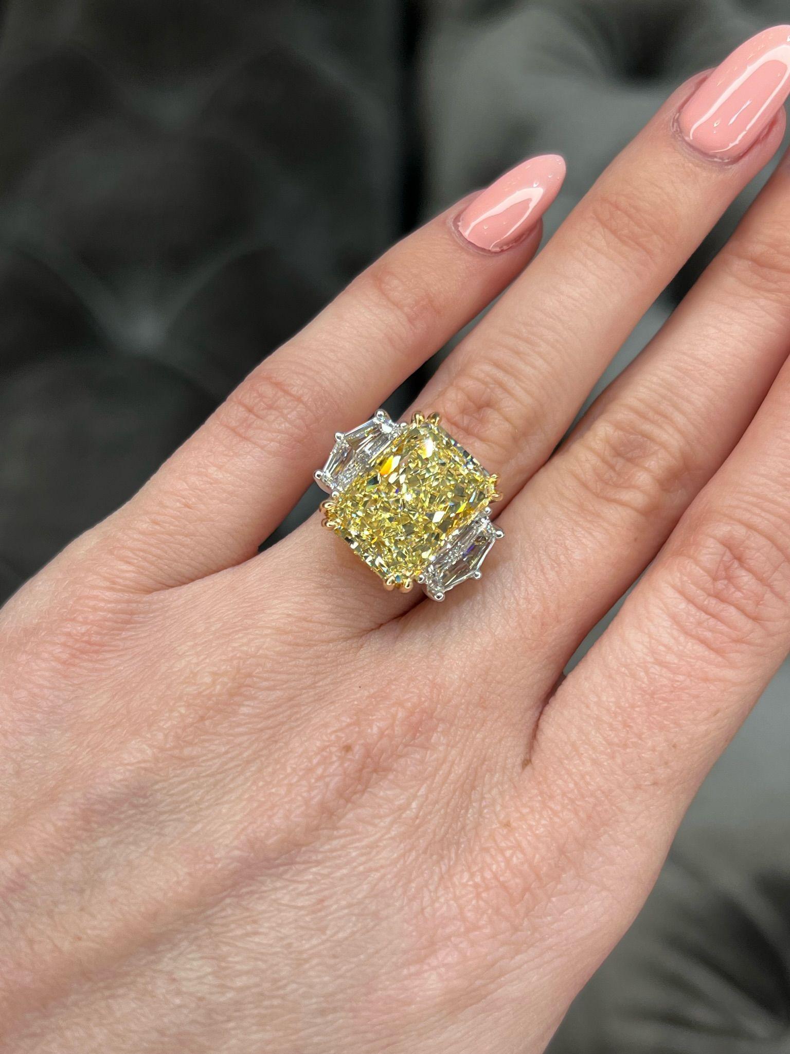 David Rosenberg 11.18 Radiant Fancy Yellow VVS2 GIA Diamond Engagement Ring For Sale 4