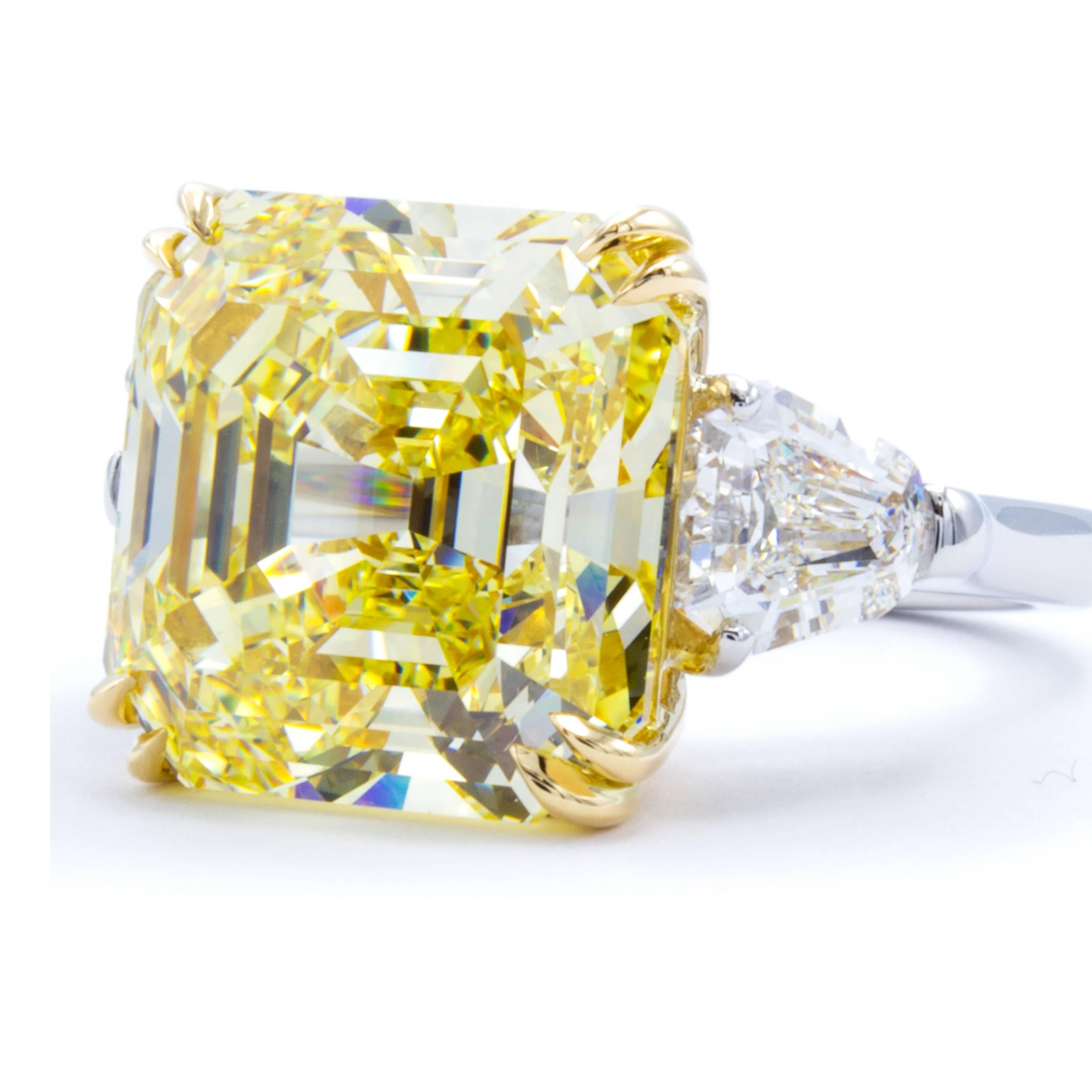 Modern David Rosenberg 11.62 ct  Fancy Intense Yellow Emerald GIA Platinum Diamond Ring