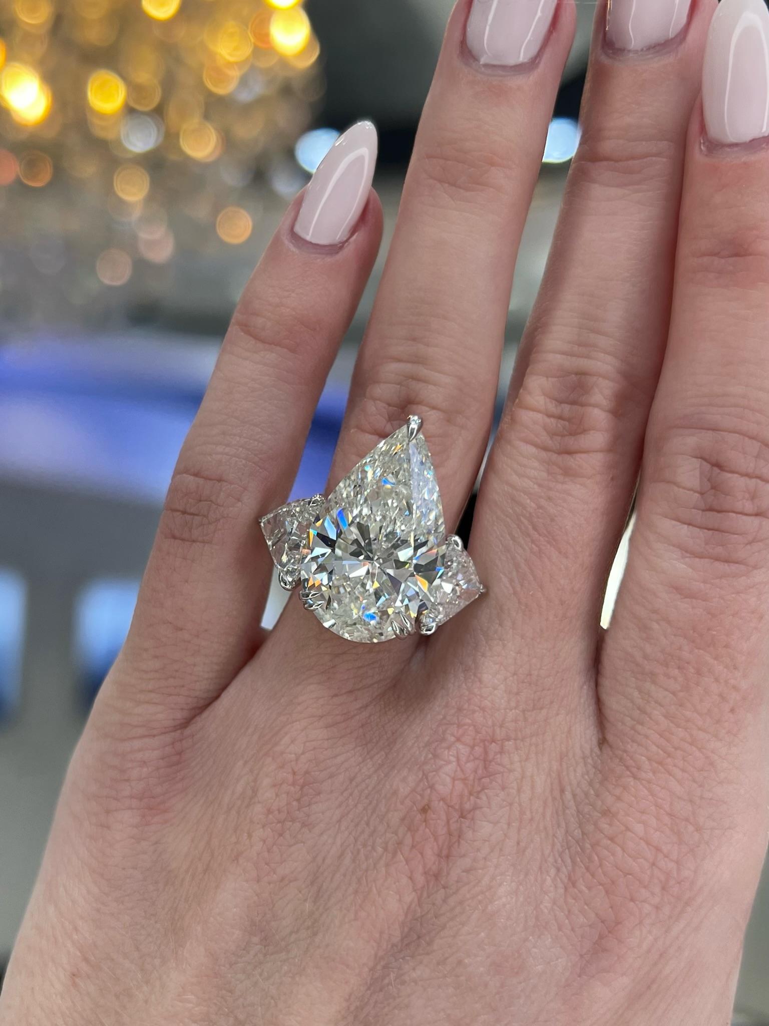 David Rosenberg Bague de fiançailles à 3 pierres avec diamant en forme de poire de 13,34 carats certifié GIA en vente 5